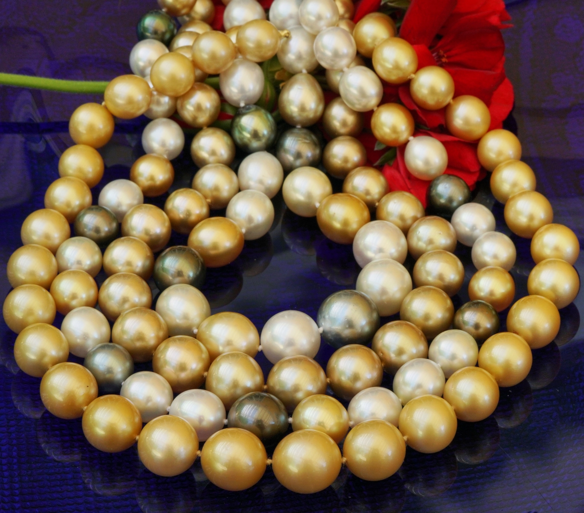 SÜDSEE Zuchtperl Collier AAA+ GOLD TOP NATURFARBE 14,1-11 mm überragend schön