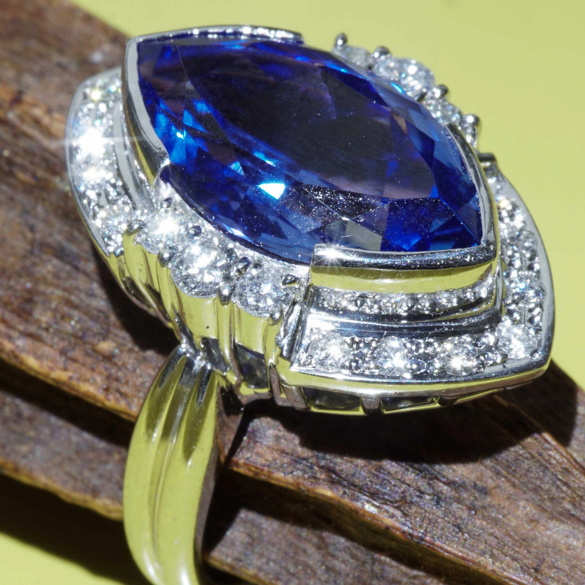 Tanzanite Brilliant Ring 900 Platinum 6.42 ct 0.50 ct.. Star of Africa in Navette Shape...soooo beautiful