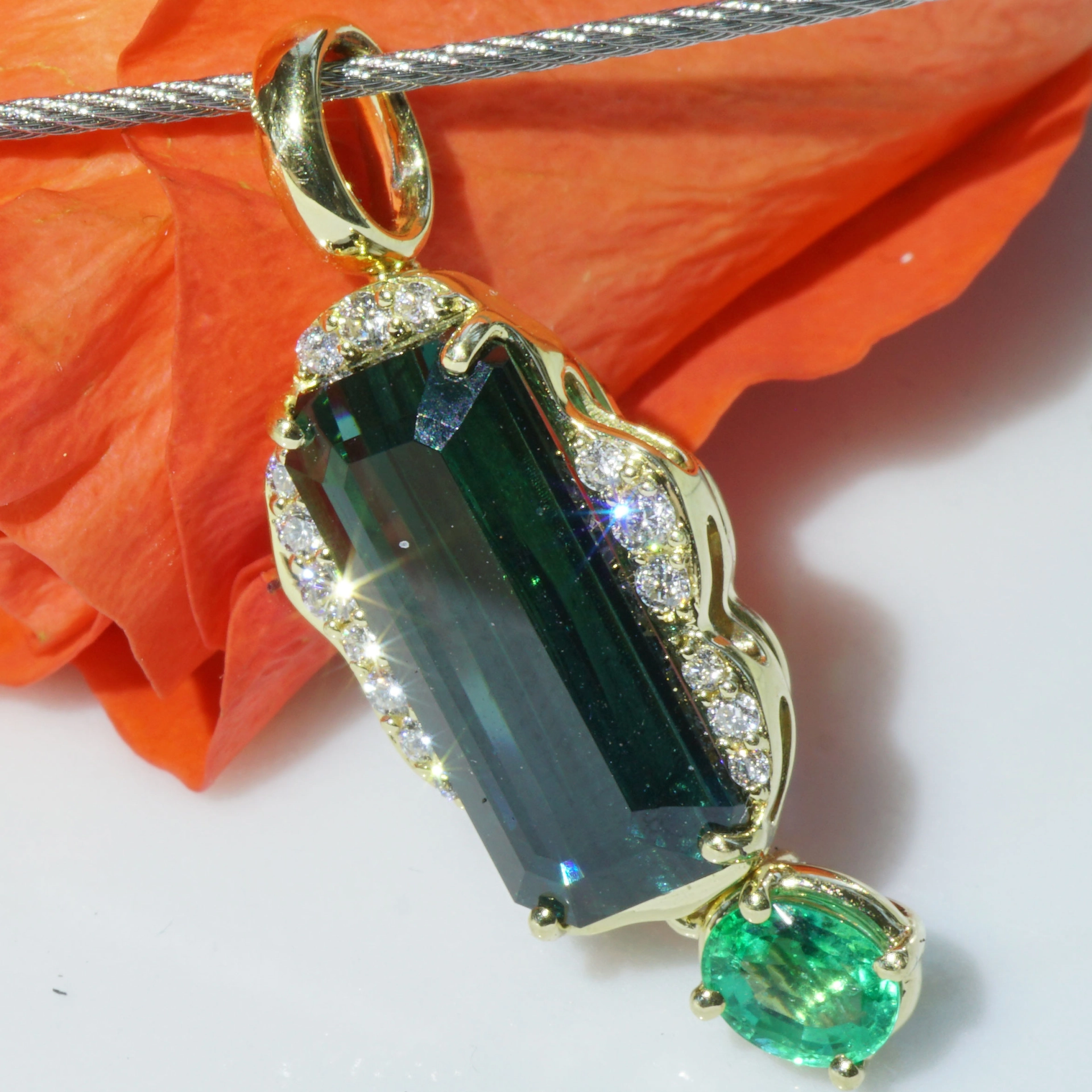 Tourmaline Emerald Pendant from Afghanistan 5.30 ct bicolor petrol blue green