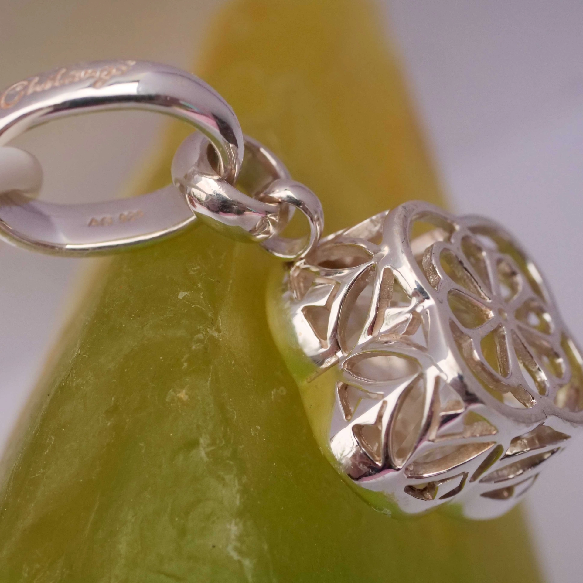 Chilango Anhänger White Quarz Flower Diamond Cut 925er Silber Sonderschliff Bergkristall