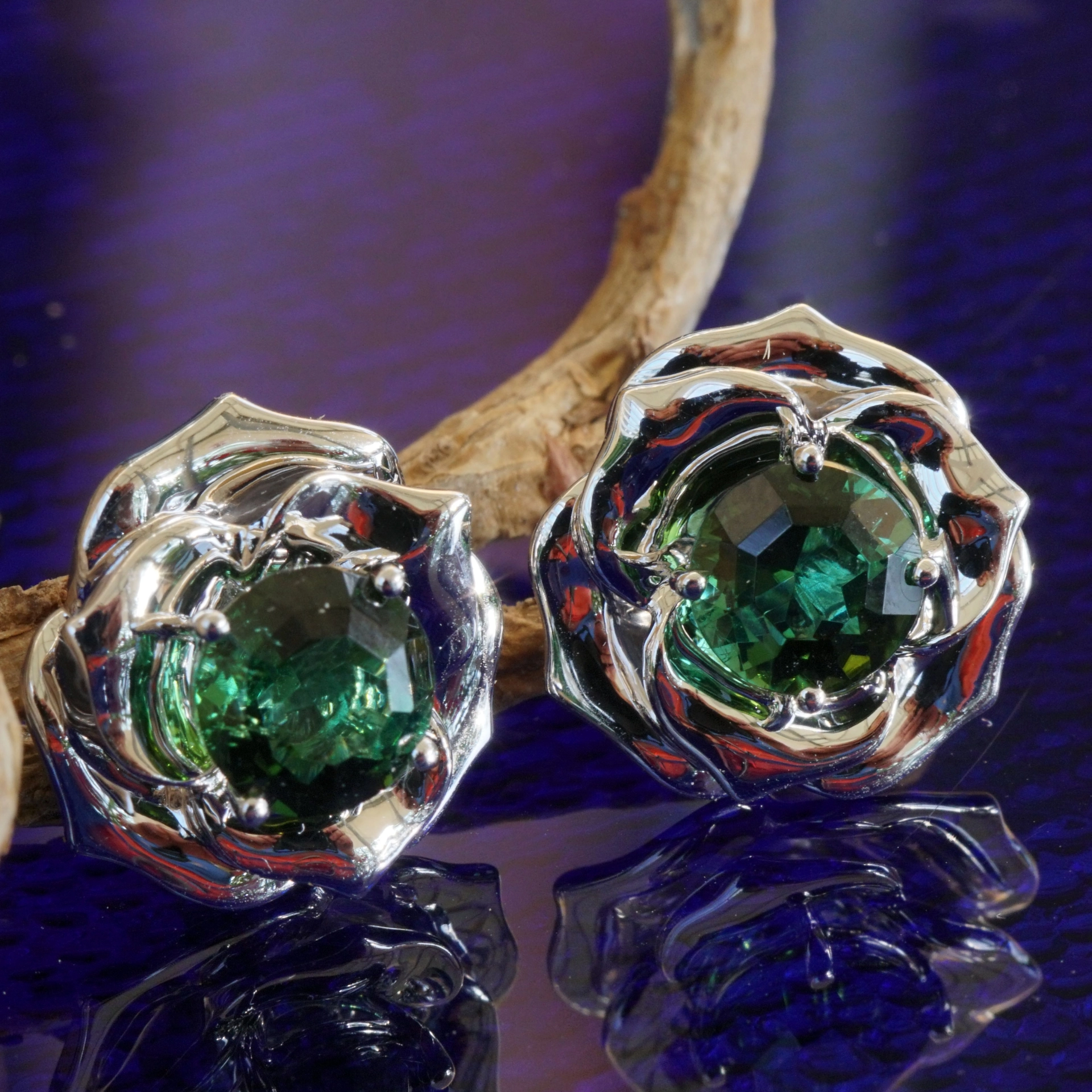 Tourmaline Earstuds 18 kt Whitegold......Amazing Color