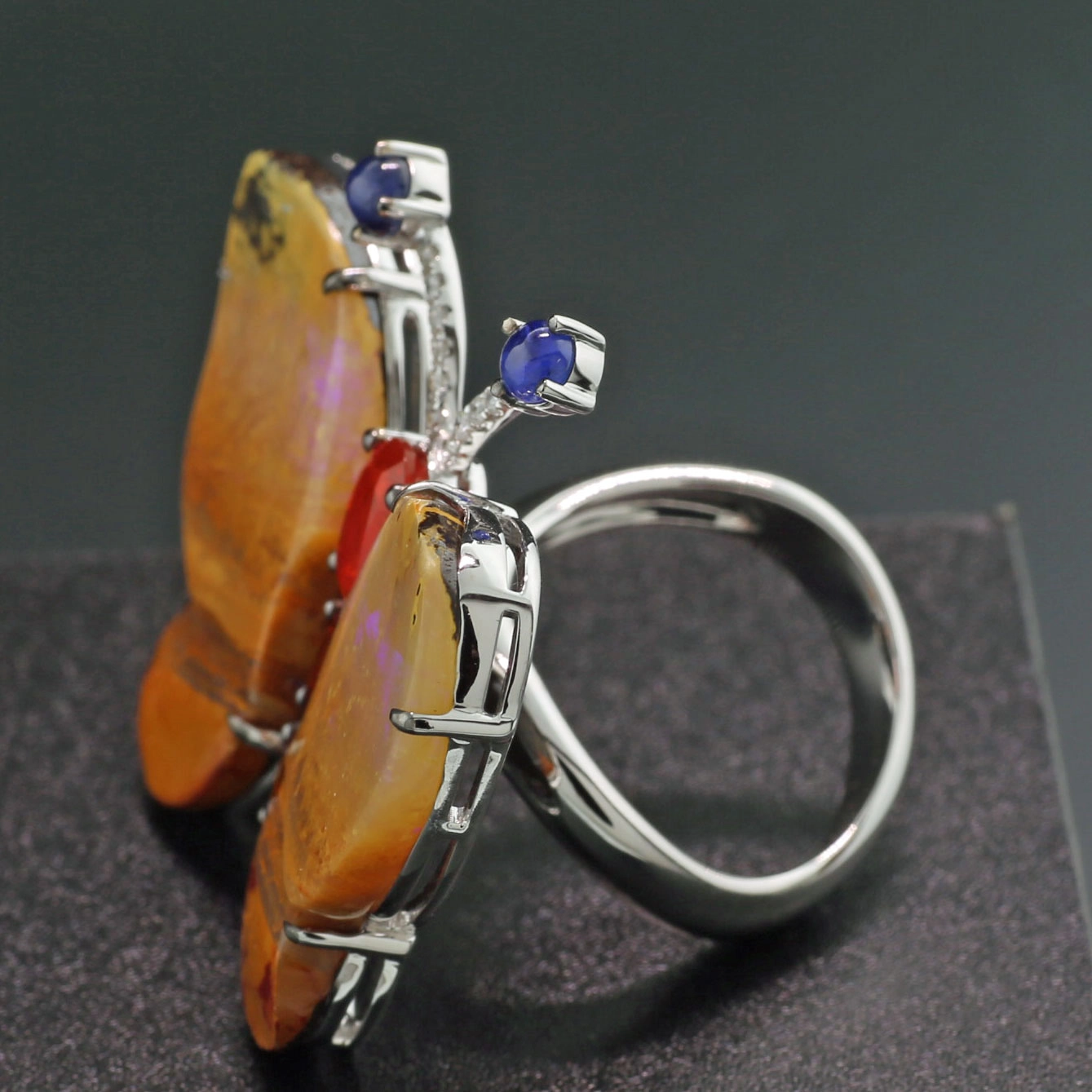 Edelstein Schmetterling Ring in 750er Weißgold