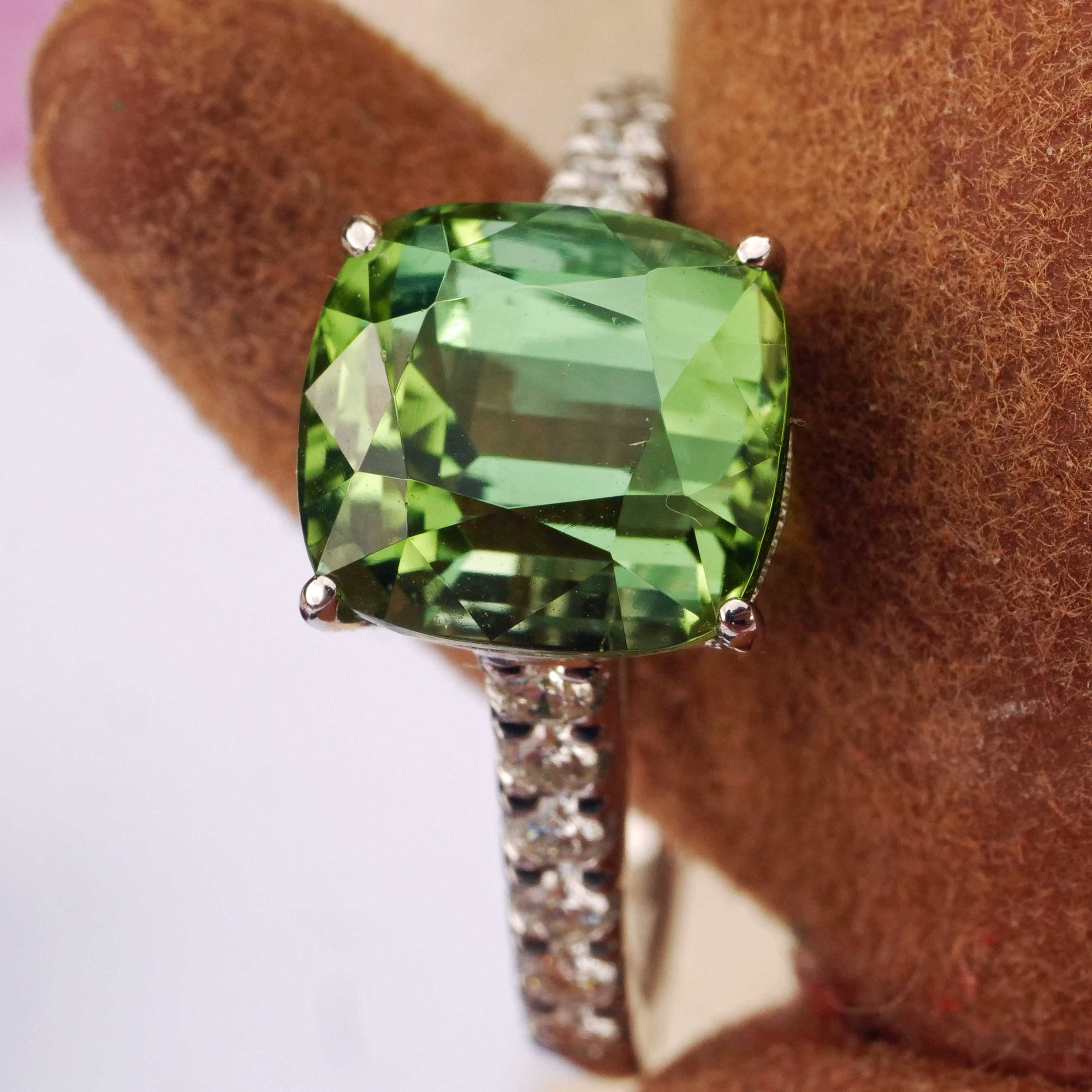 Lagun Green-Blue Tourmaline Brilliant Ring 750 White Gold 3.90 ct 0.27 ct Afghanistan Top Quality