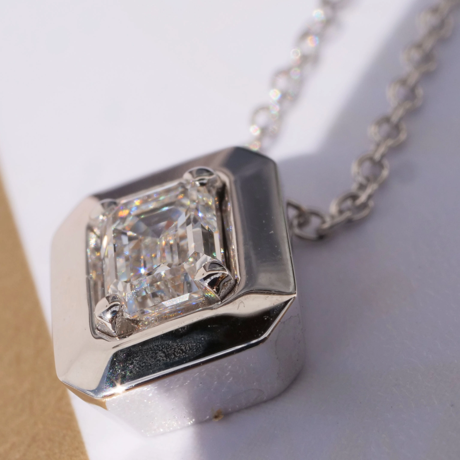 Diamond Emeraldcut Necklace GIA Certificate 0.30 ct River E VVS 18kt Whitegold