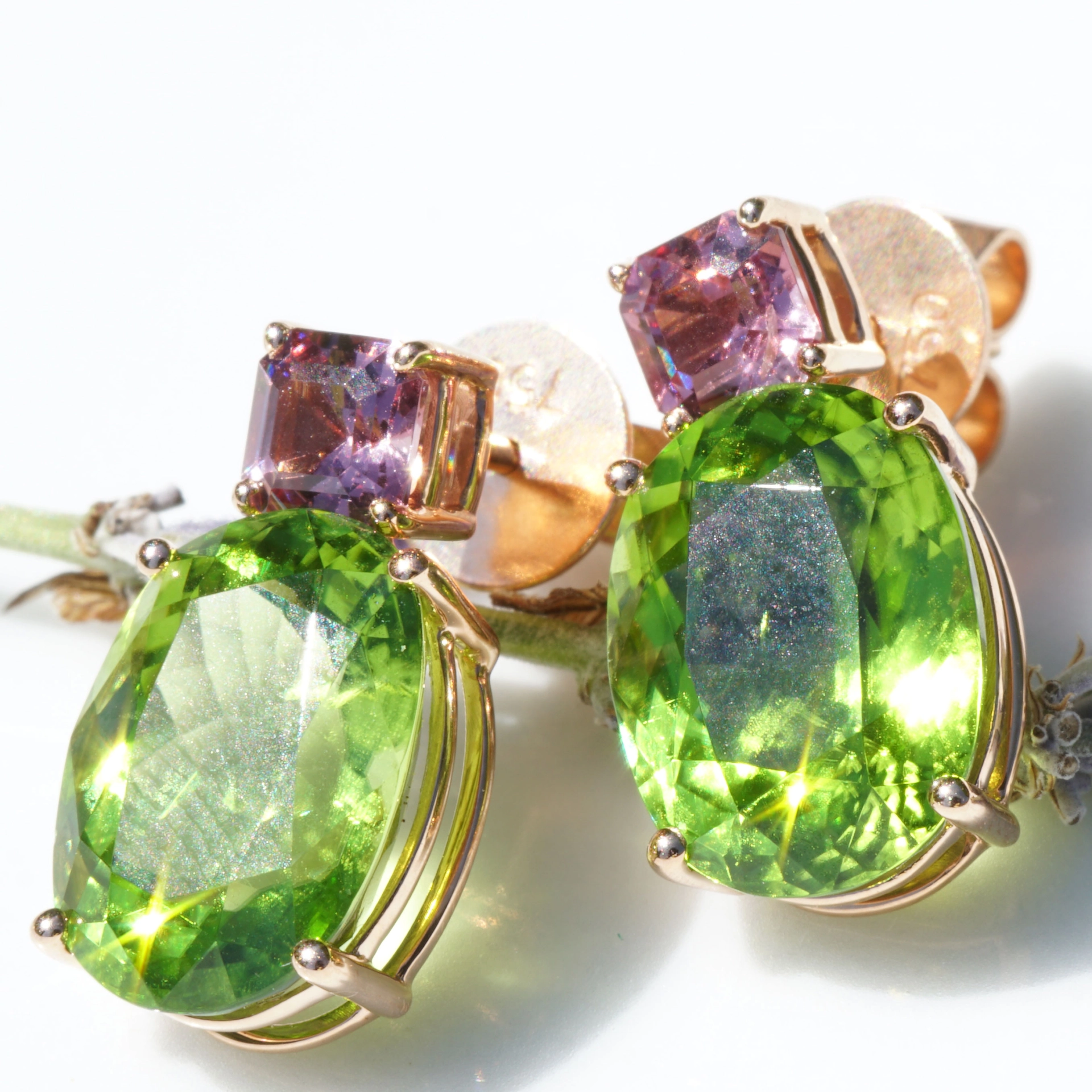 Spinel Peridot Earsticks 18 Rosegold from Burma and Afghanistan...great Color
