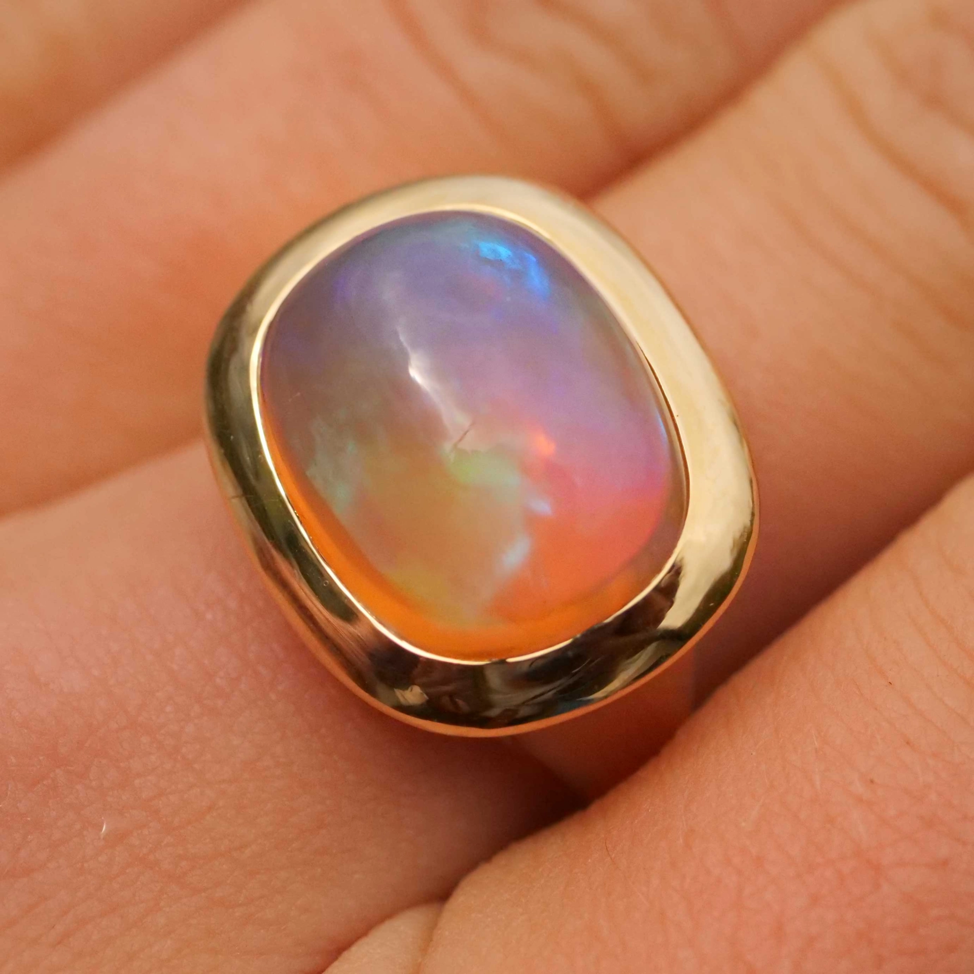 Fire Opal Ring 7 ct modern Cushion Design 18 kt Yellow Gold made in Valenza (Italy)
