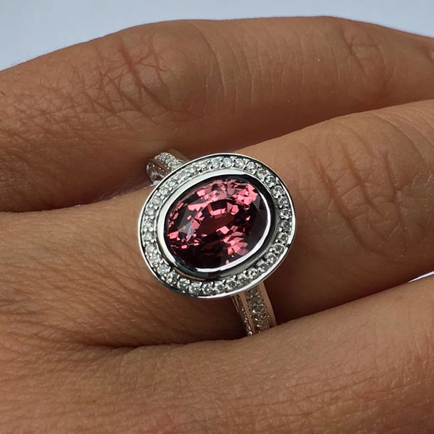 Malaya Granat Brillant Ring 4.64 ct 750er Weißgold Wow Farbe