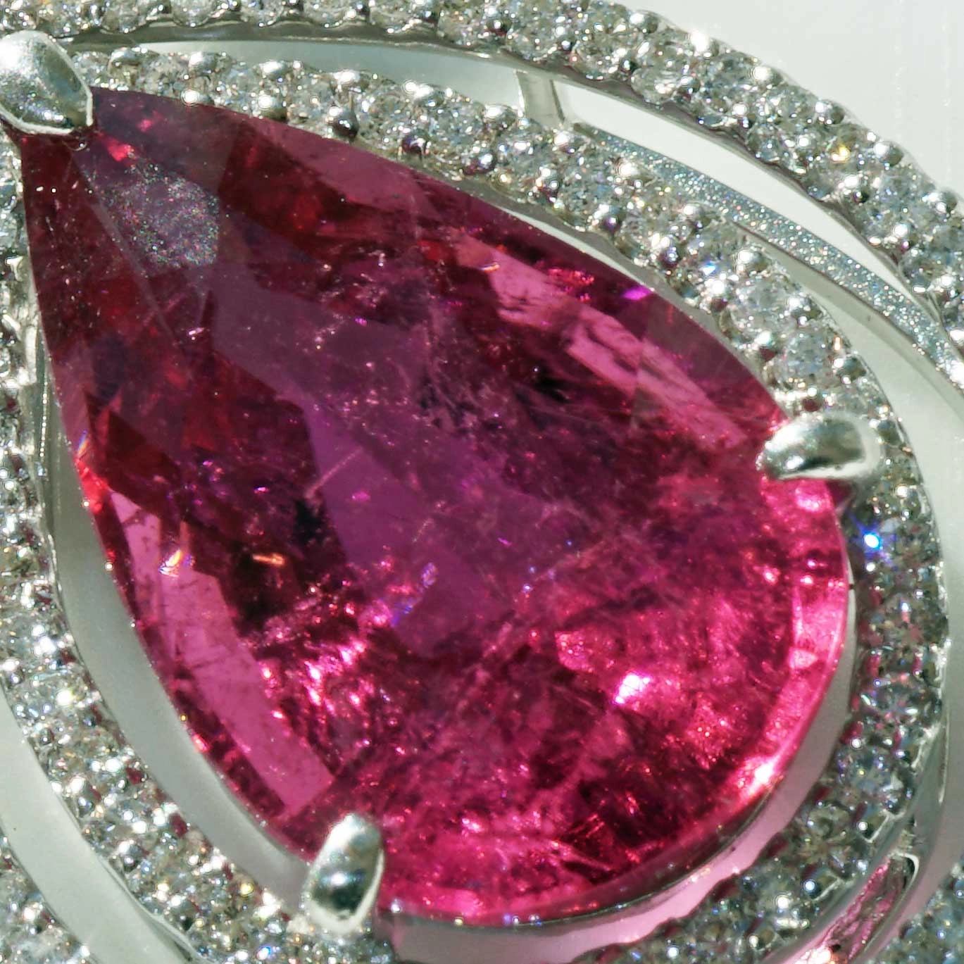 Rubellite Brilliant Pendant 7.58 ct hot pink 18kt White Gold...great Color