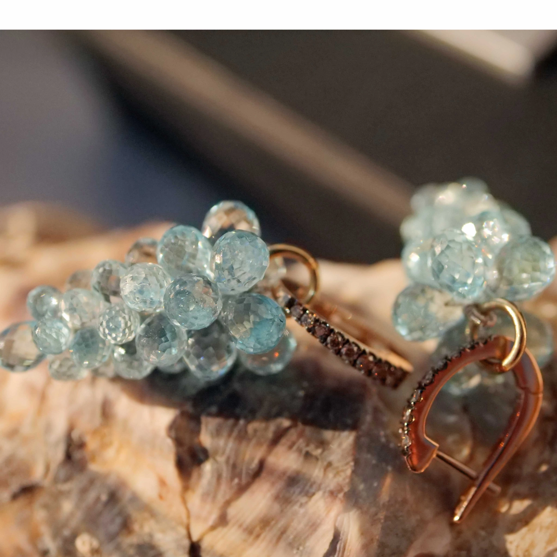 Grape Pendant Bluetopaz 14kt Yellow Gold 22 ct....skillfully made