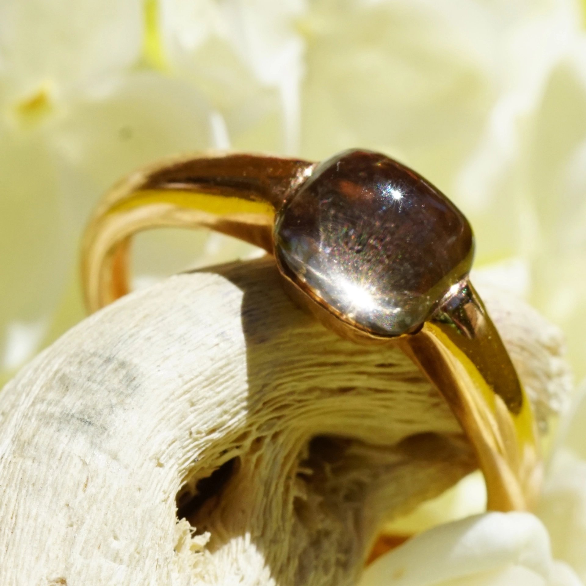 Cushion Ring Smokey Quartz 18 kt Yellowgold..so much fun