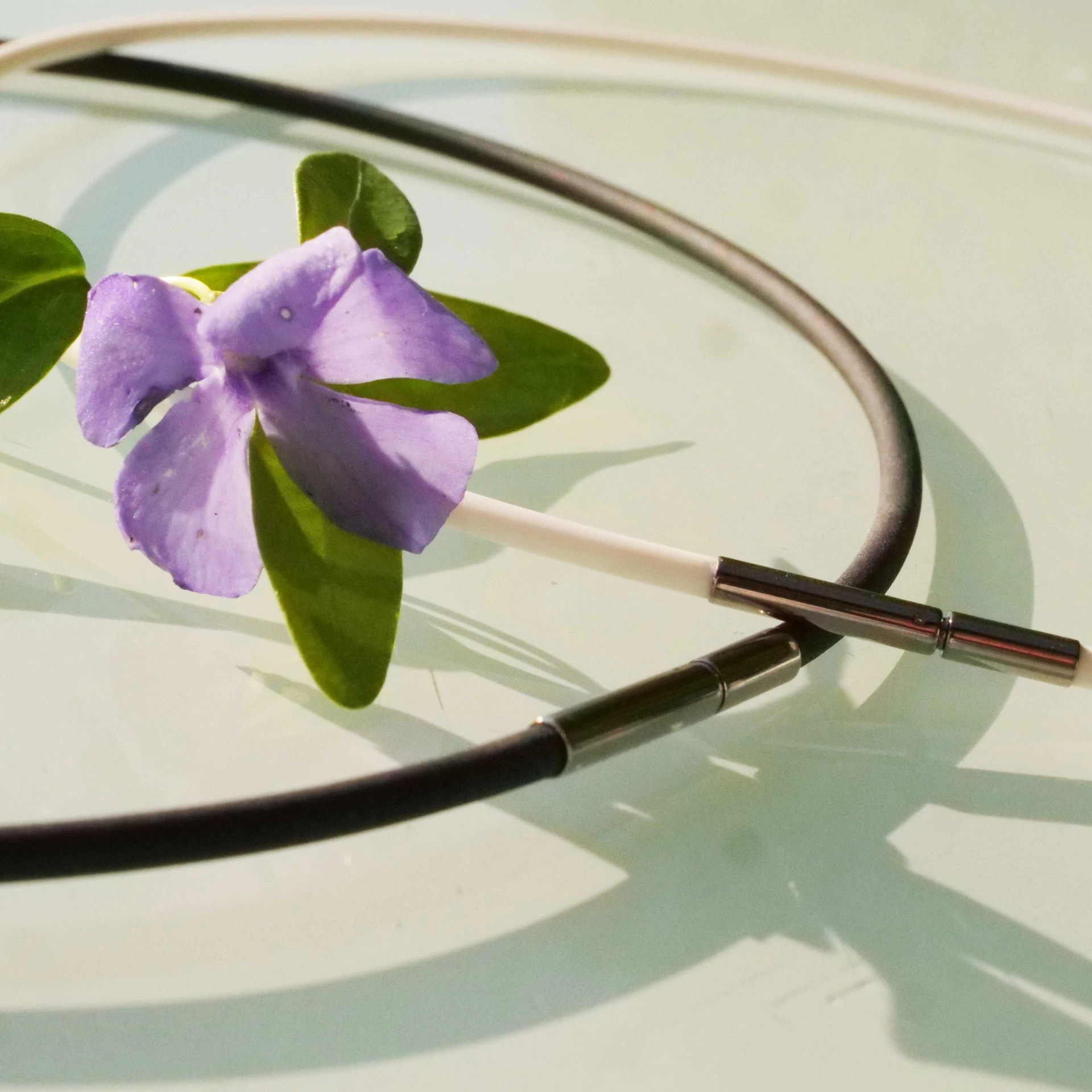 White Choker made of SilikMed with Steel Bayonet in 3 mm Diameter 45 cm