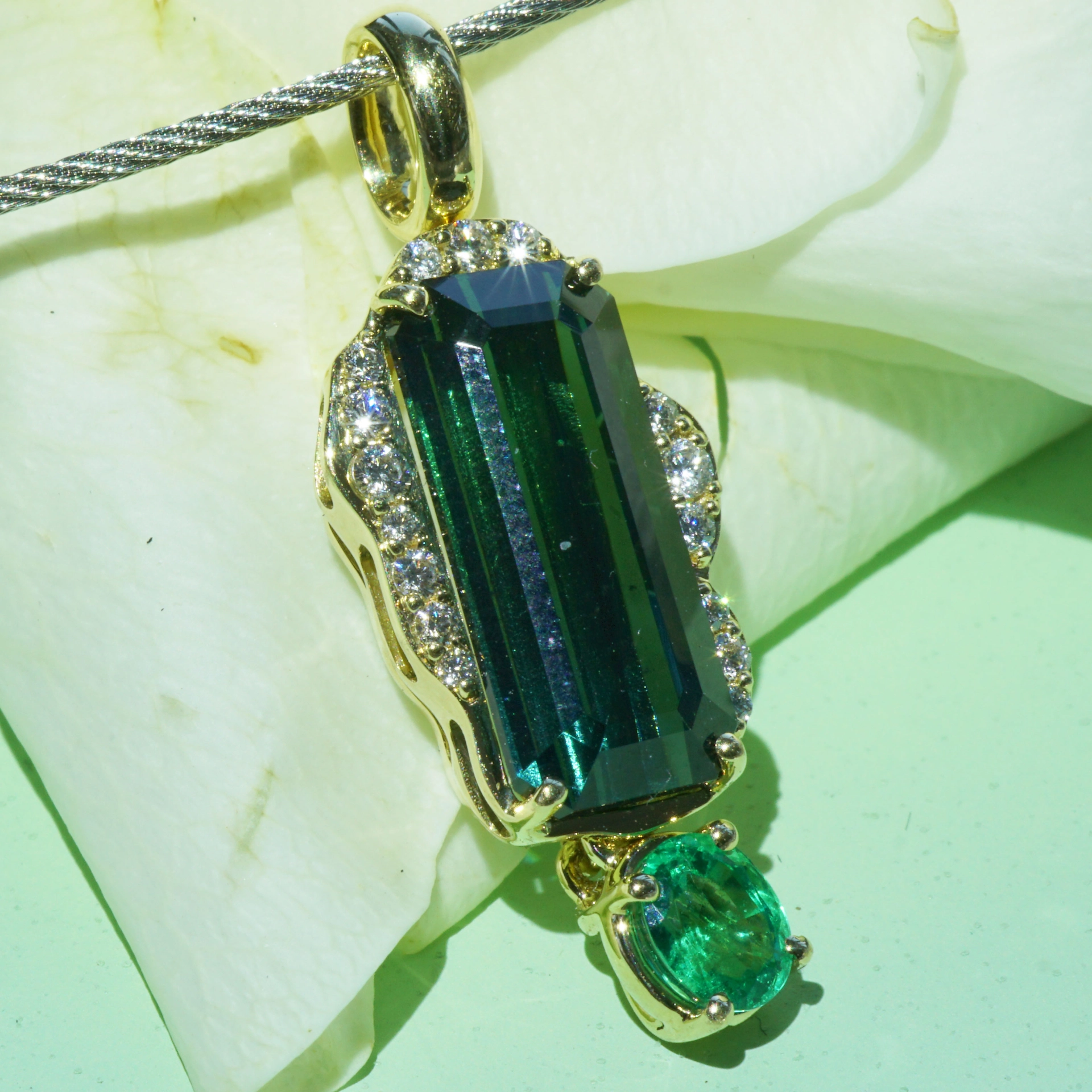 Tourmaline Emerald Pendant from Afghanistan 5.30 ct bicolor petrol blue green