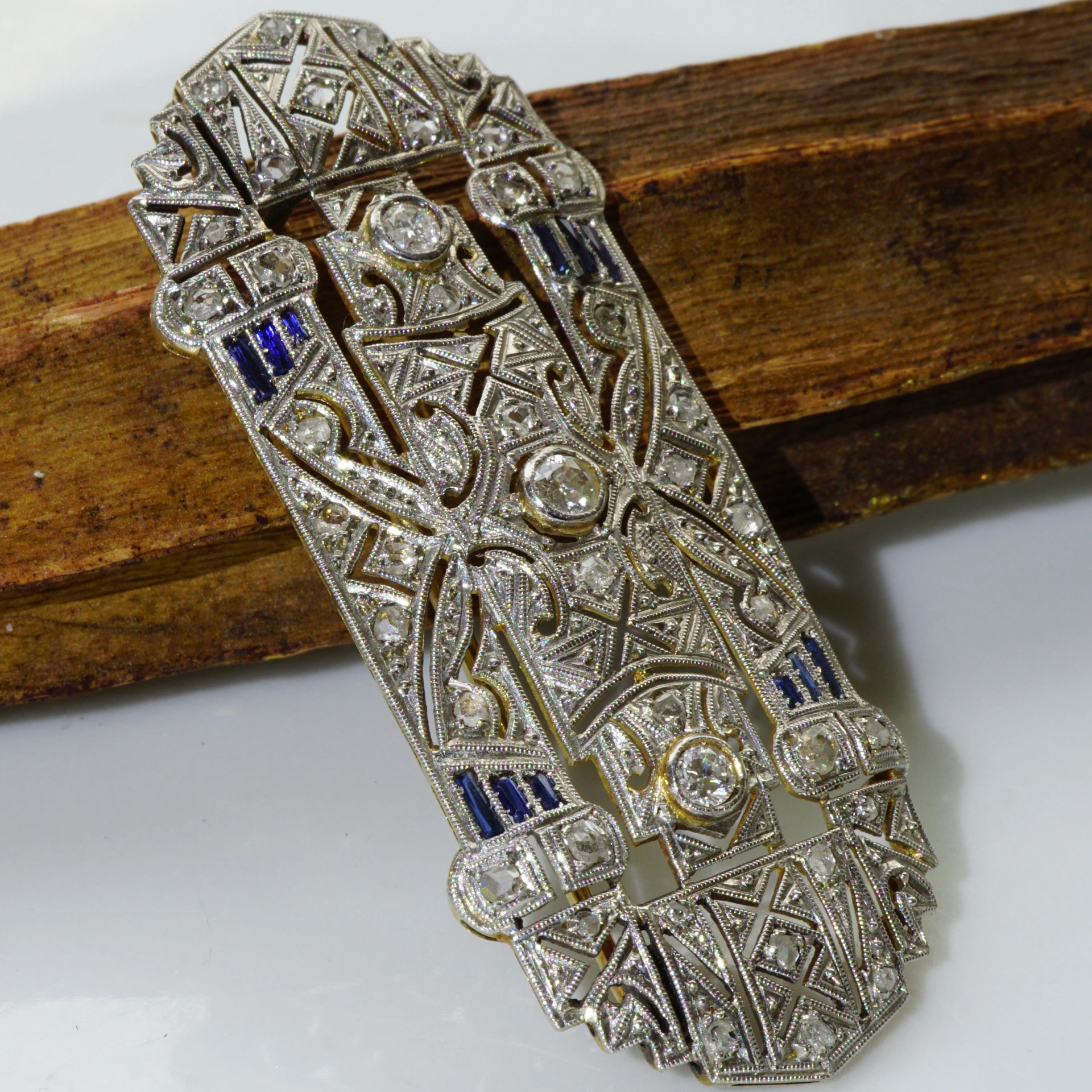 Art Deco Brooch 1930 18 kt Whitegold Yellowgold 0.69 ct...great Time