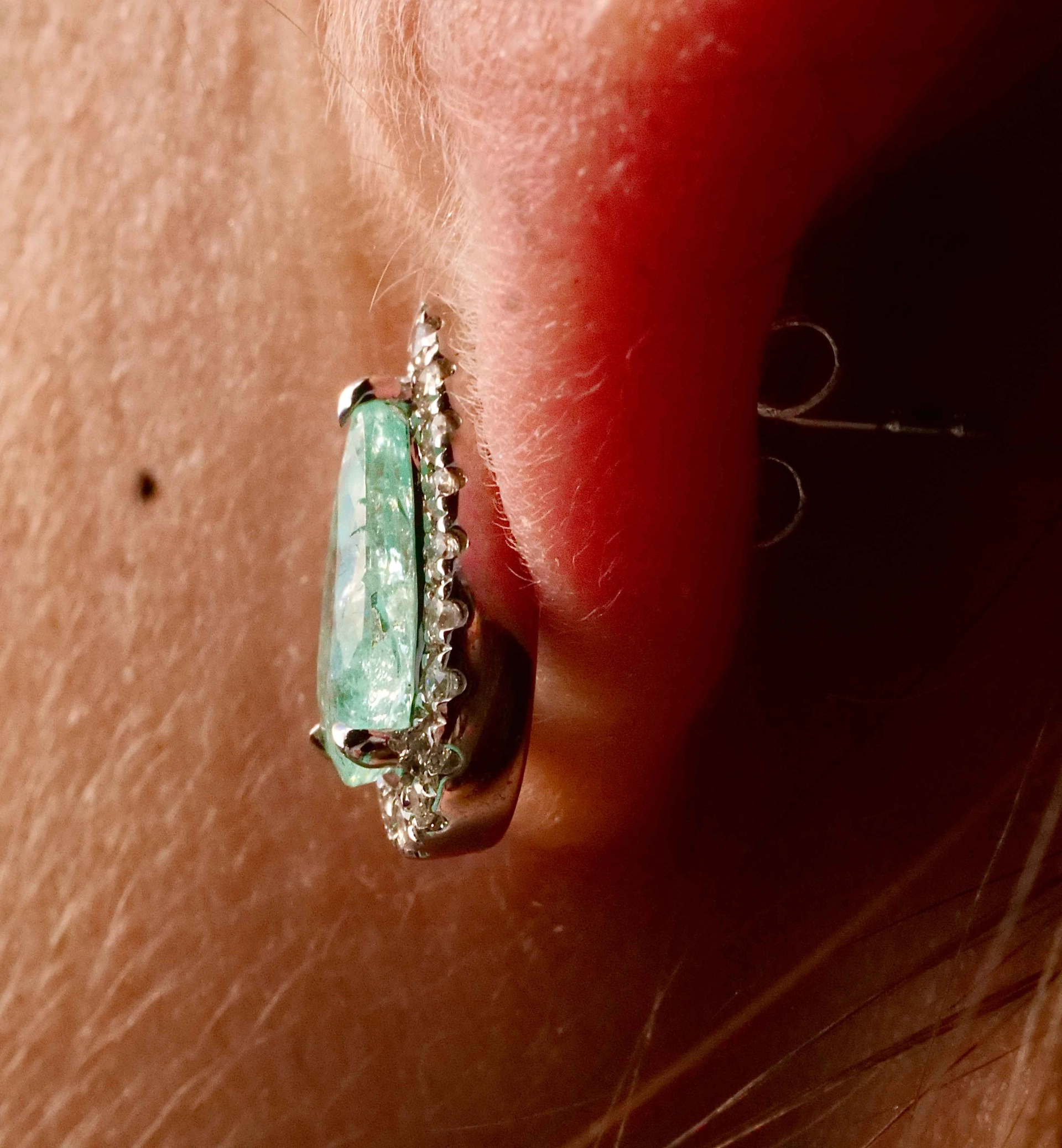 Paraiba Tourmaline Earstuds AAA 18 kt White Gold with Brilliants