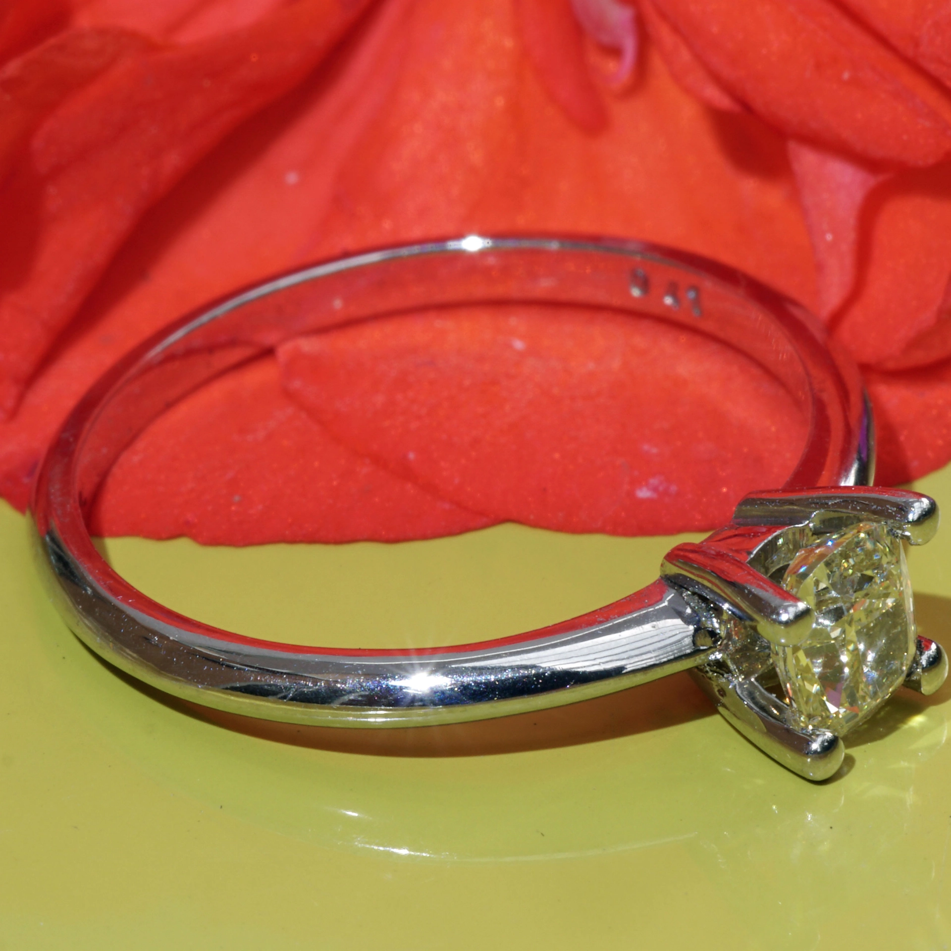 Fancy Yellow Diamond Engagement Ring 0.41 ct 18 kt White Gold Natural Color HRD Certificate