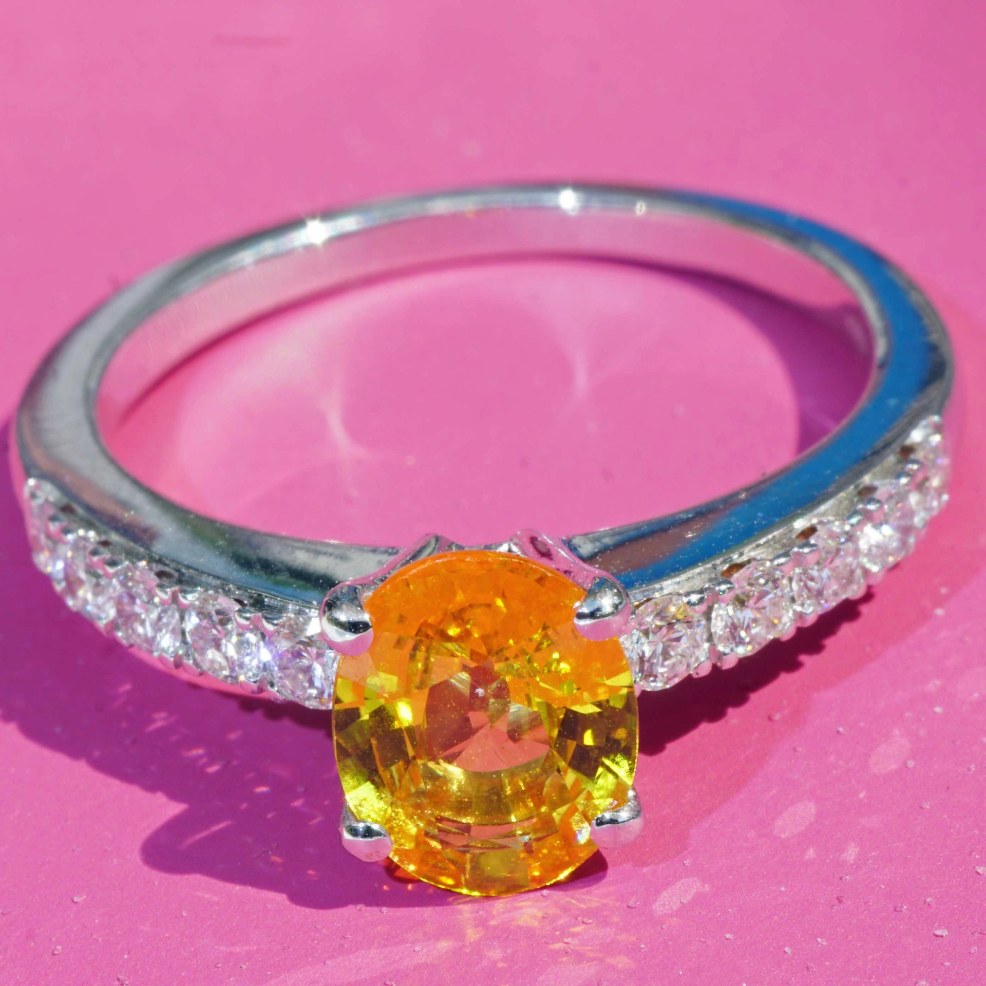 Yellow Saphire Brilliant Ring 18 kt White Gold 1.41 ct AAA+ very fine Jewellery