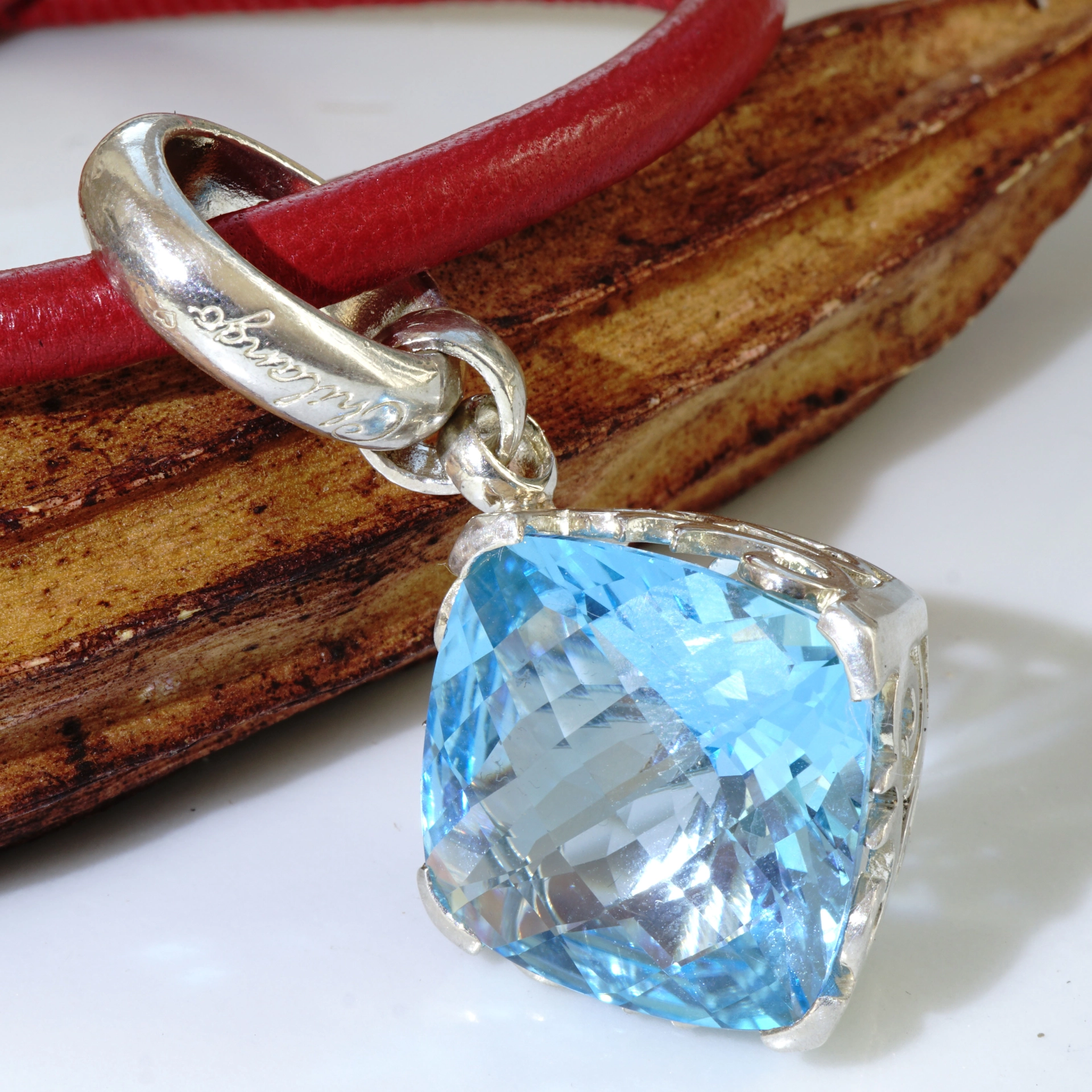 Chilango pendant Sky Topaz Flower 925 silver Prestige Crystal Dreams (treated), signed, with orig. Case