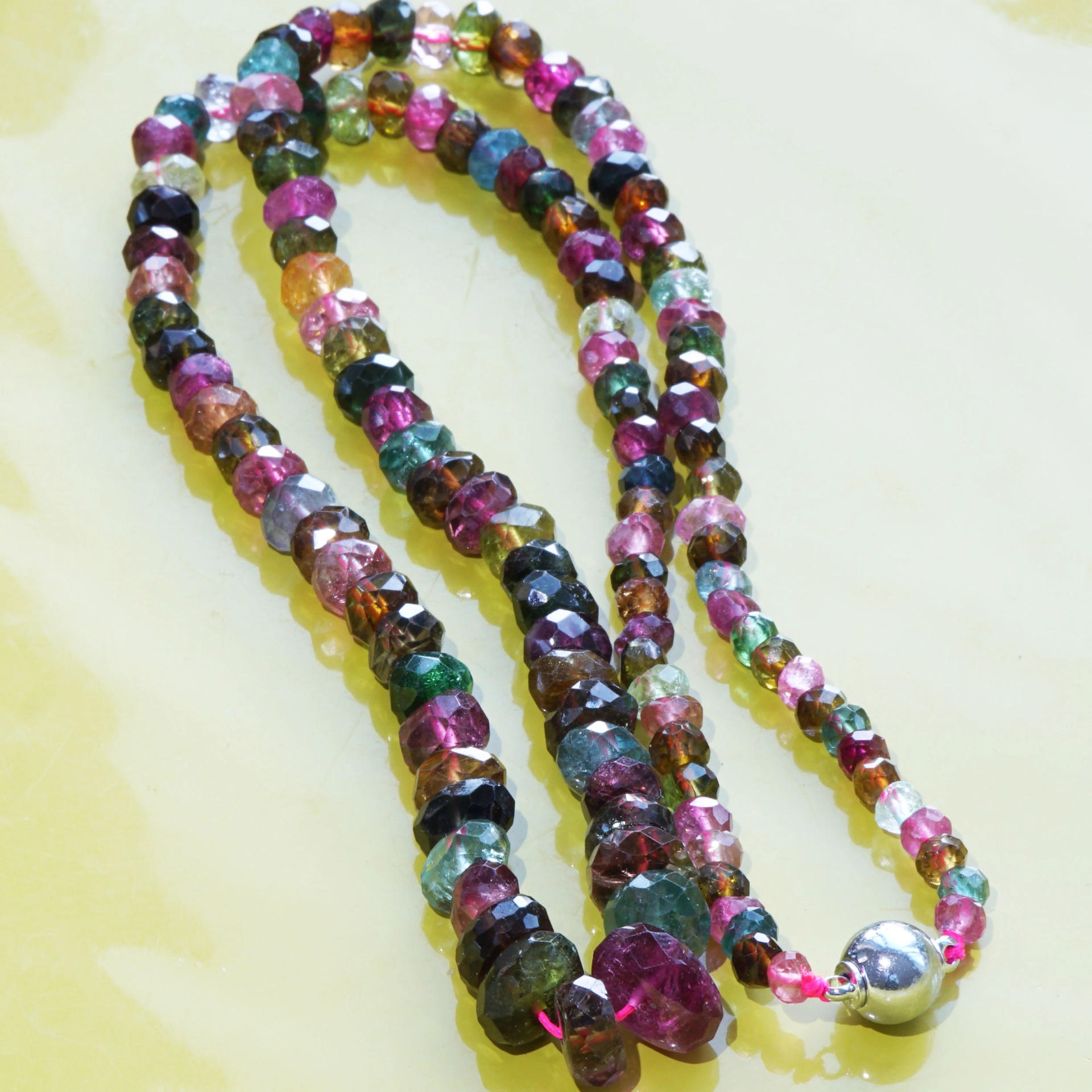 Tourmalin Necklace..huge Seizes...total 200ct...multicolor