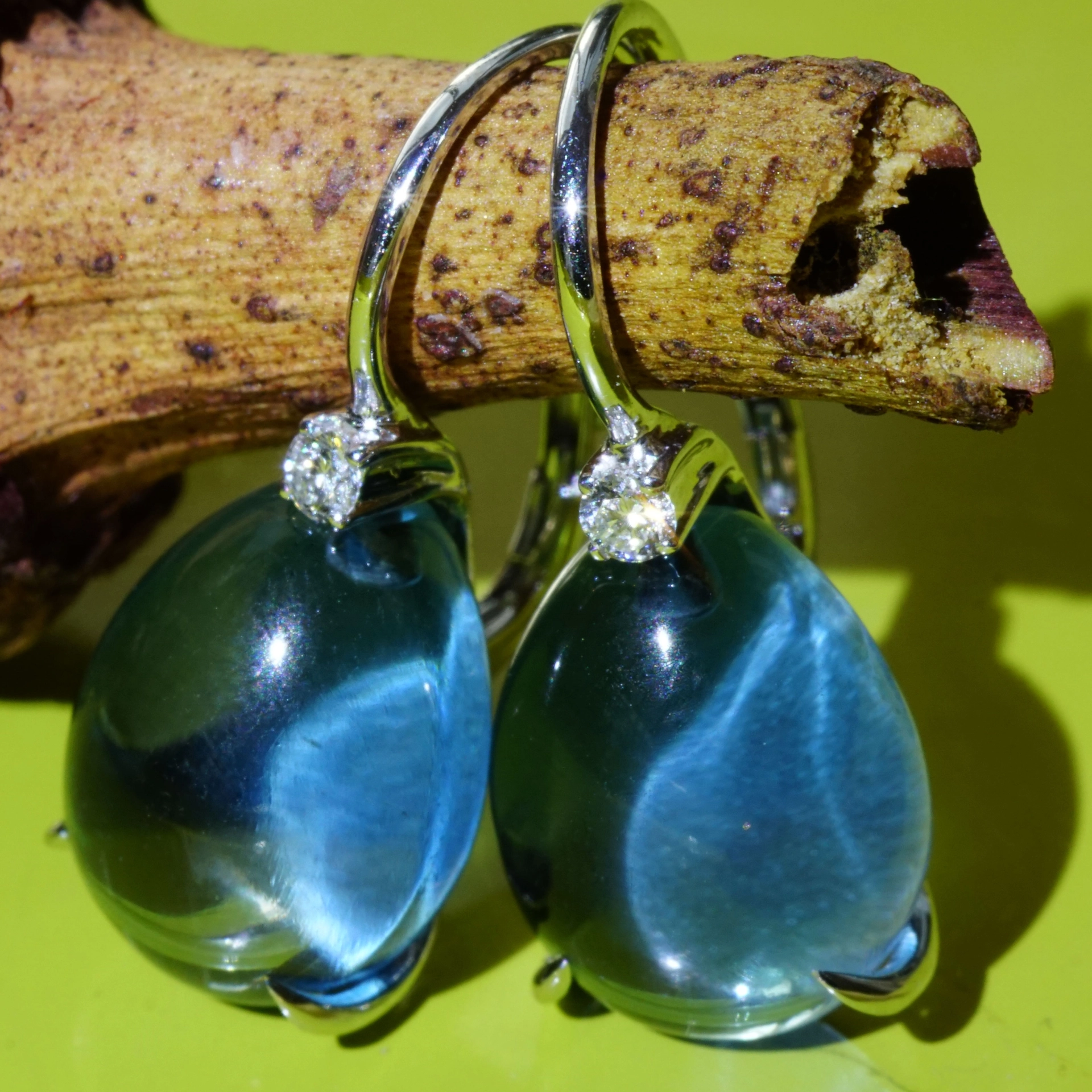 Waterdrop earrings, made in a traditional goldsmith's factory in Valenza/Italy bluetopaz and diamonds 18kt whitegold