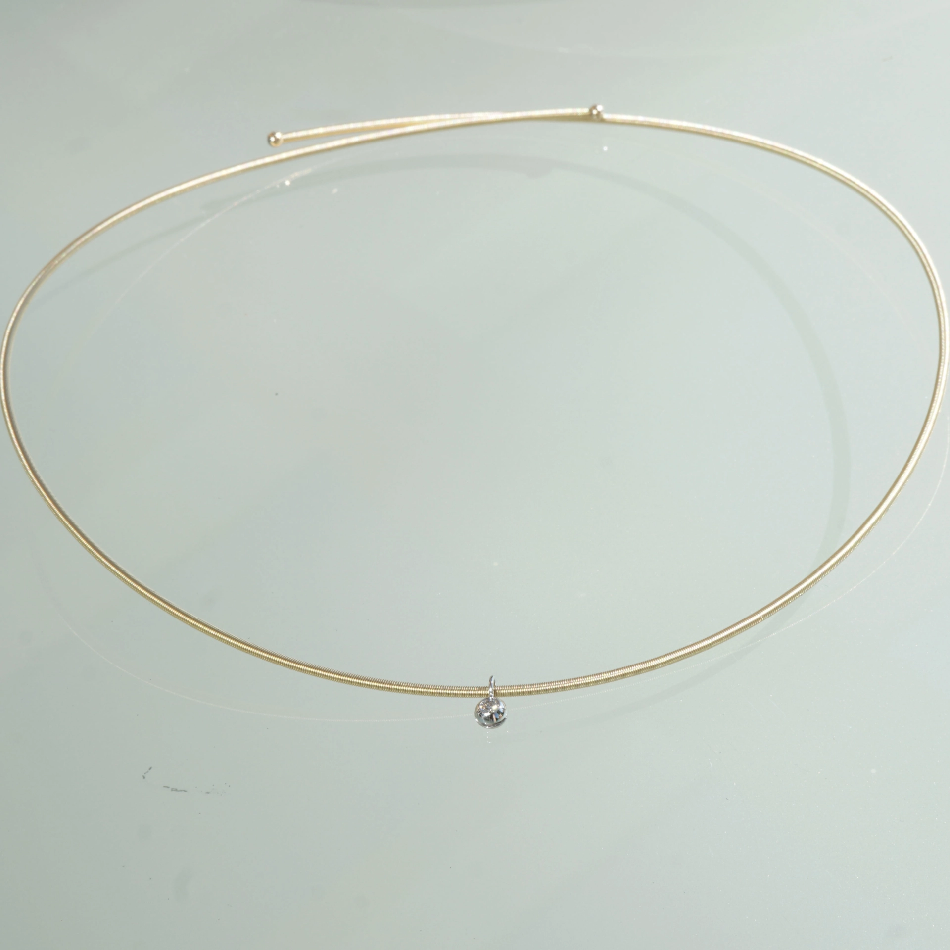Brilliant Necklace Ivy 18 kt Yellow Gold Wire Wrapping Präzion from Jewelery Silhouette Germany
