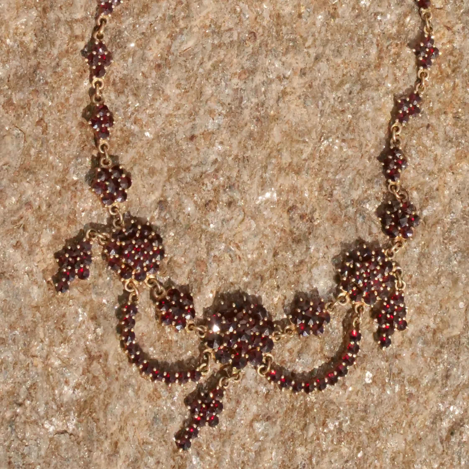 Bohemian Garnet Necklace Silver goldplated....so decorativ