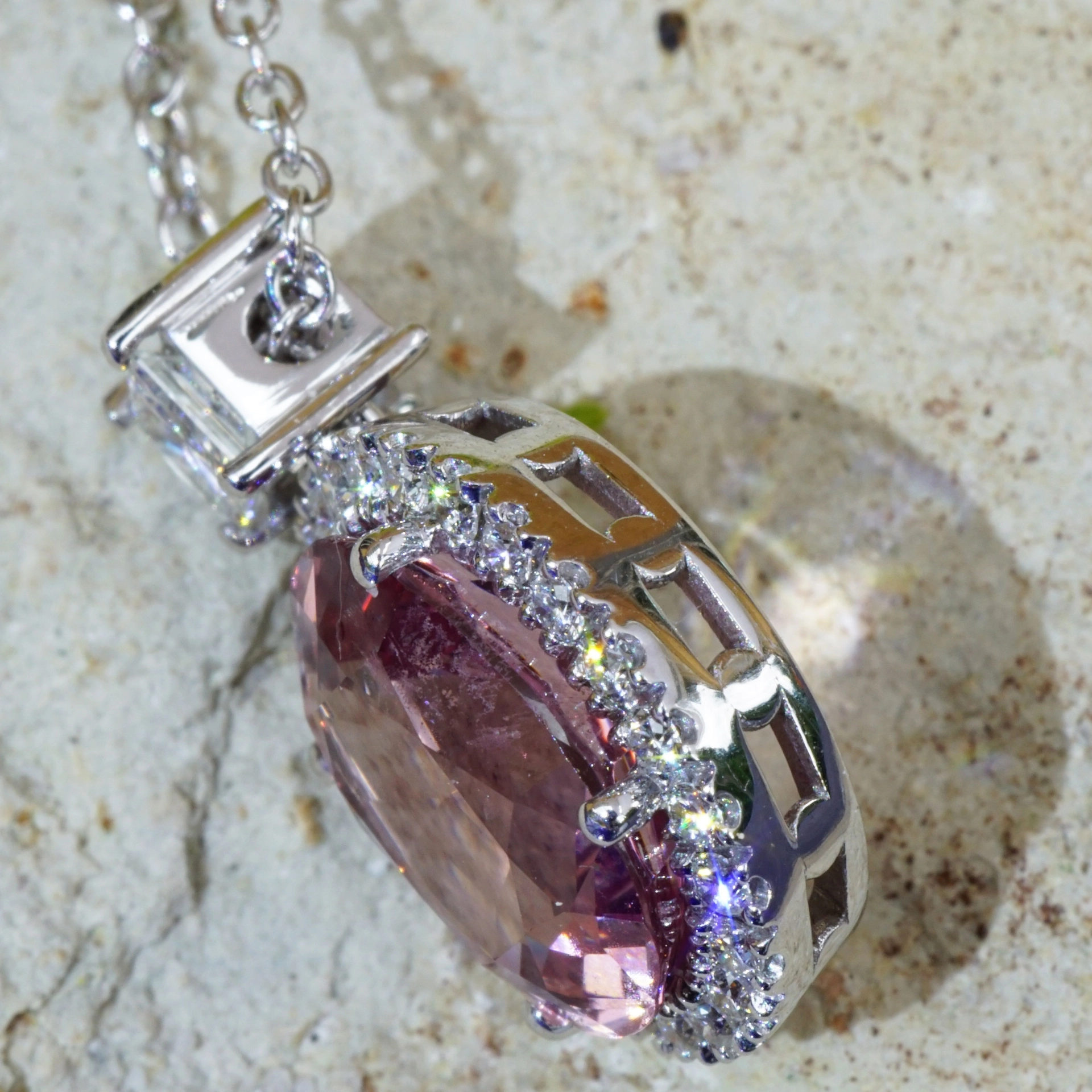 Spinel Diamond Necklace 3.46 ct AAA+....Great Luminosity 18 kt whitegold