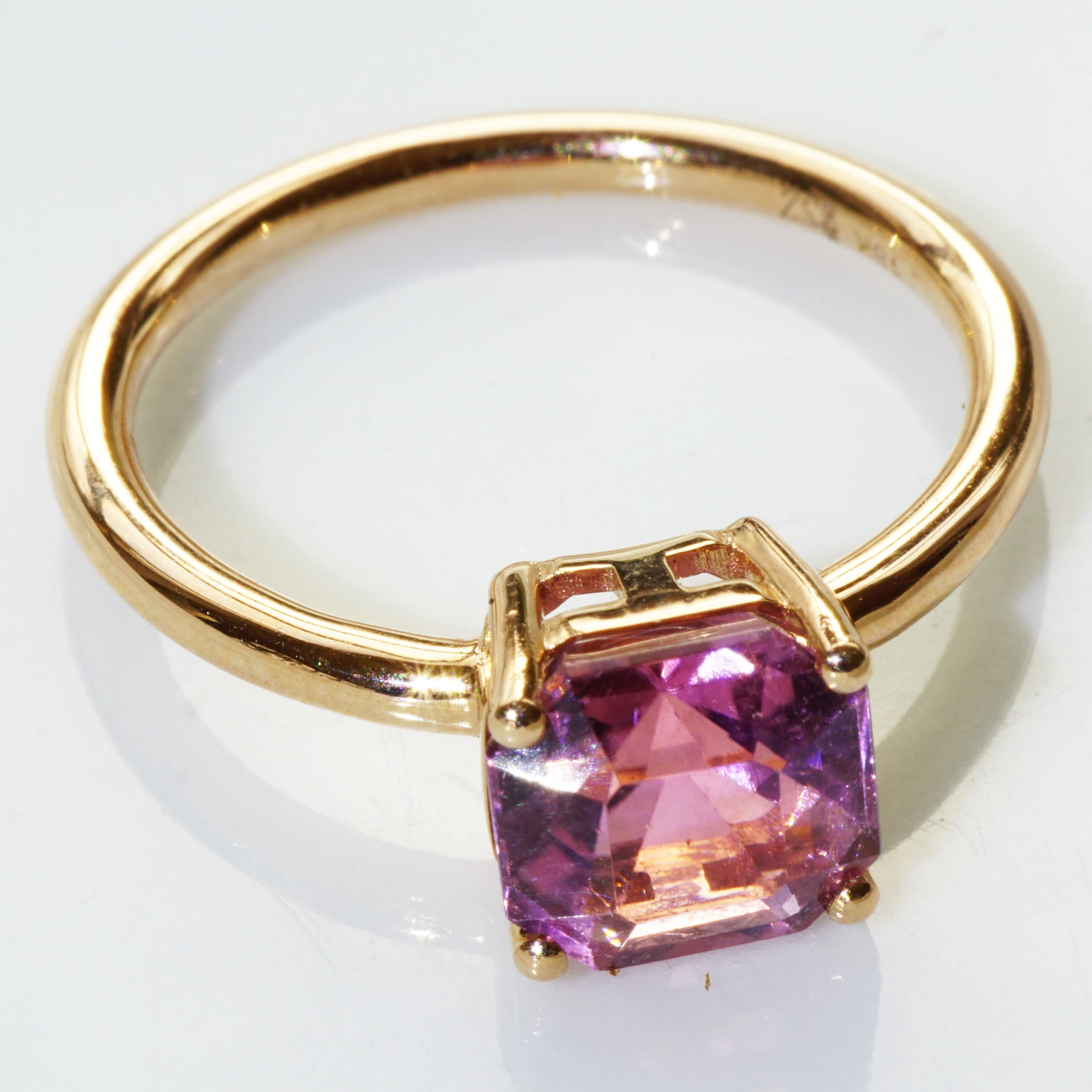 Turmalin Ring 18 kt Rosegold phantastic Color pink bluish