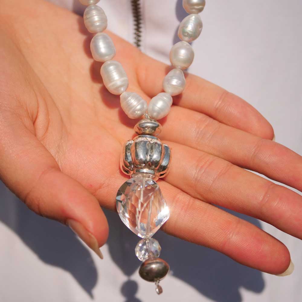 Chilango Freshwater Rock Crystal Chain in 100 cm Length with Great Twisted Rock Crystal Pendant 925 Silver