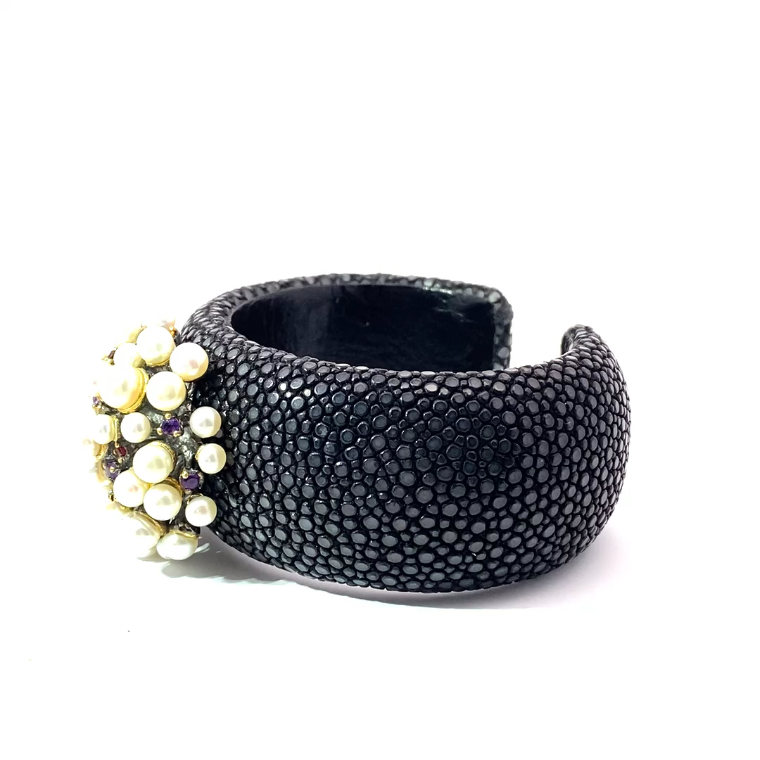 Pearl Stingray Bracelet 925 Silver with colored Saphire