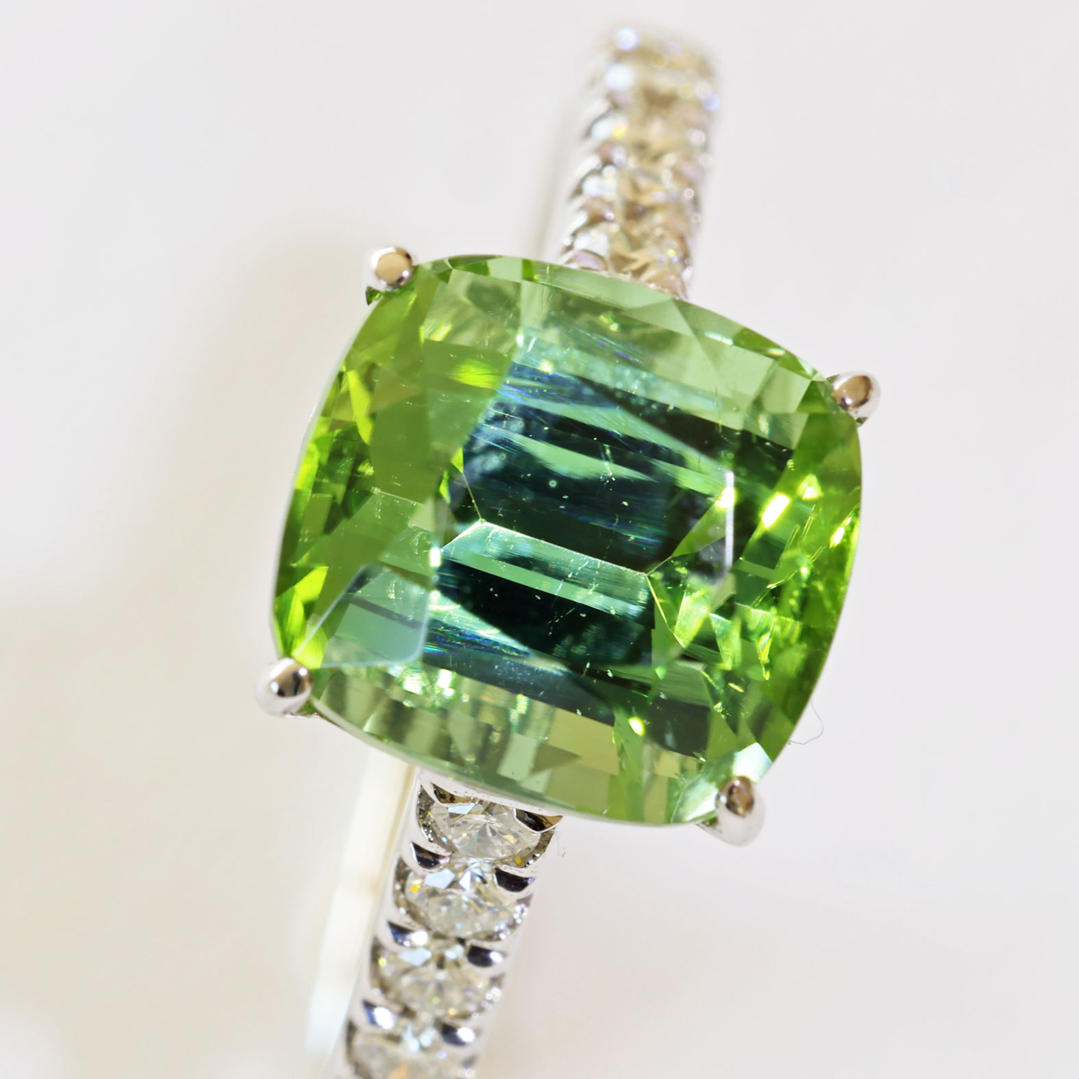 Lagun Green-Blue Tourmaline Brilliant Ring 750 White Gold 3.90 ct 0.27 ct Afghanistan Top Quality