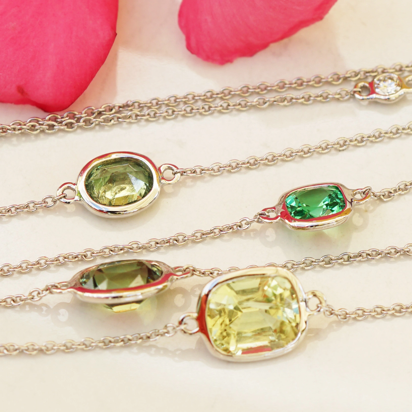 Tsavorith Demantoid Tourmaline Brilliant Necklace 18 kt White Gold 50 cm