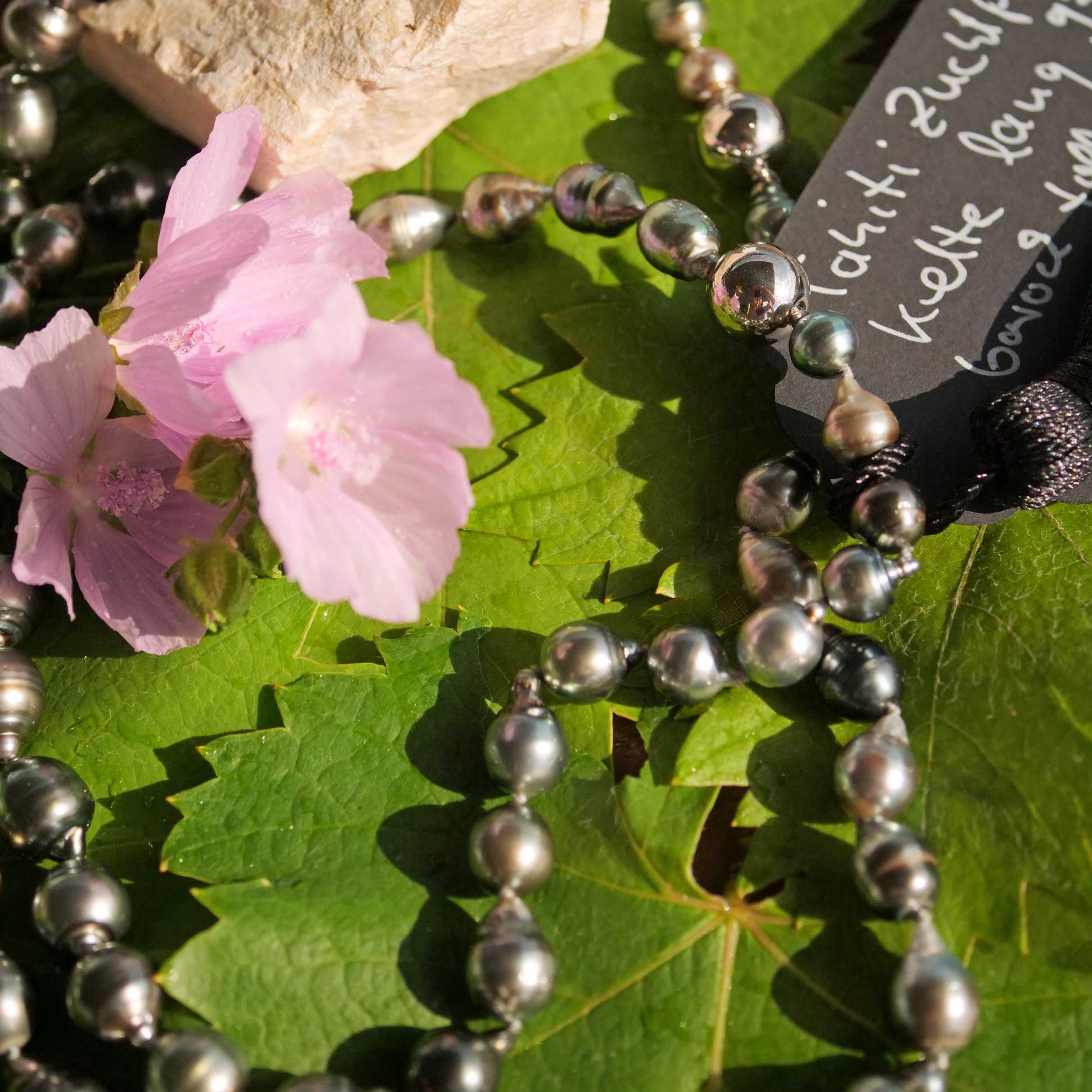 Tahitian cultured Pearl Strand 8-11 mm baroque strong Luster untreated