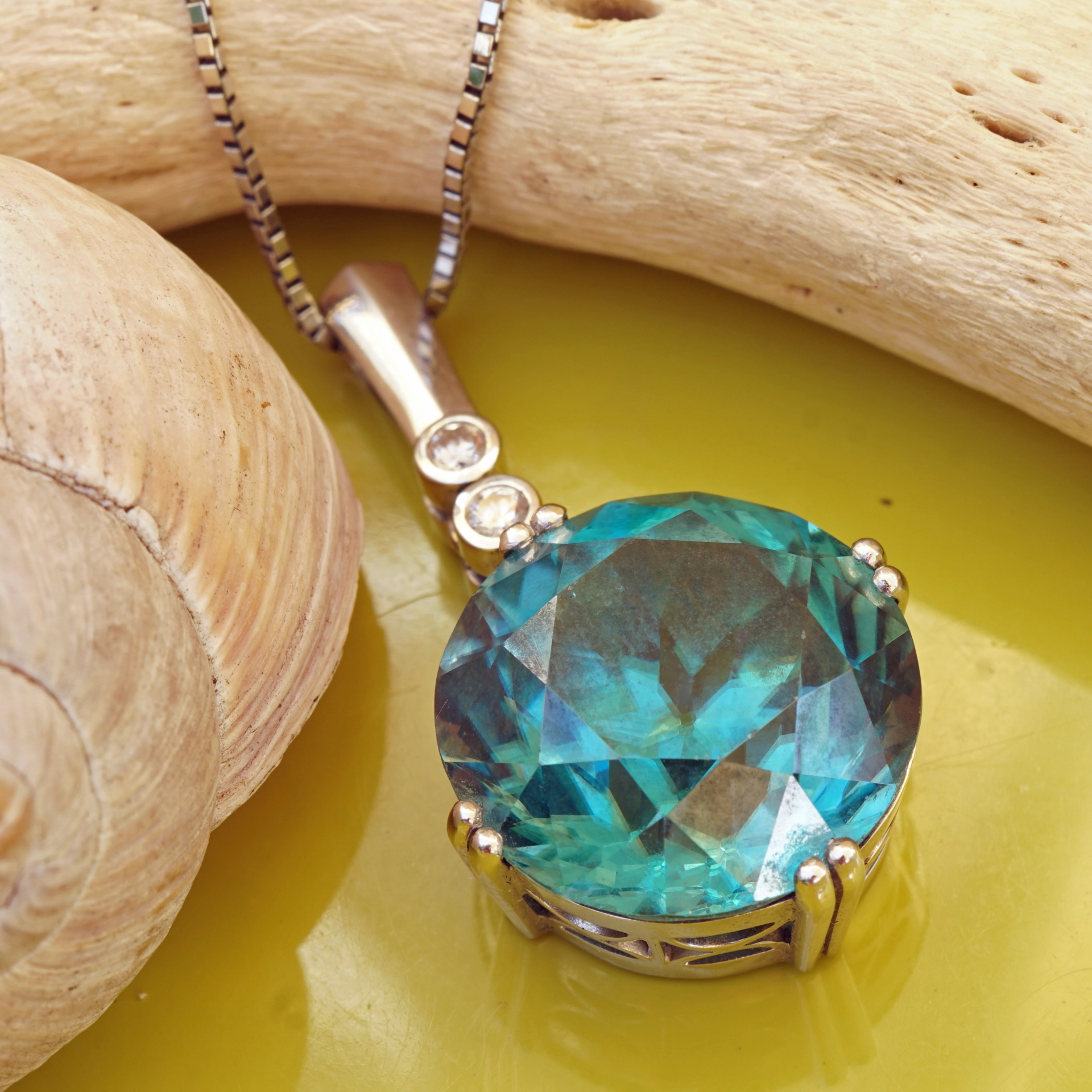 Zirkon Diamant Anhänger mit Kette 25 carat 17 mm D. 585er Weissgold Kette in 850er Platin