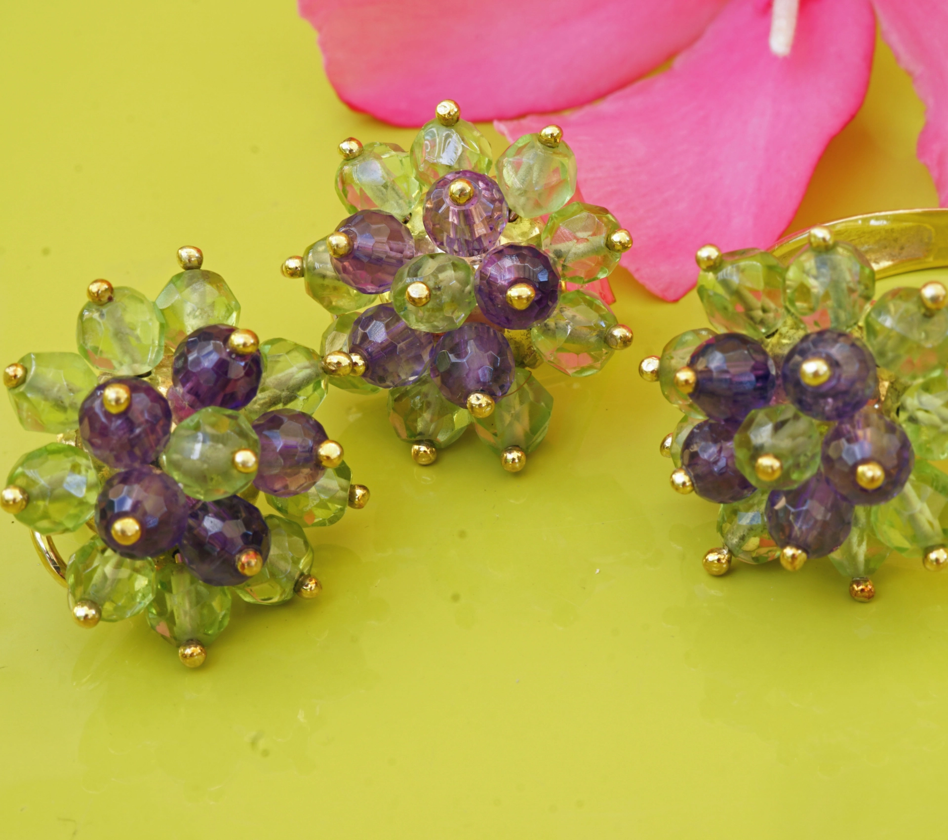 Ohrstecker Ring Set Peridot Amethyst 585er Gelbgold Vintage 60er Jahre Blütendesign ausgefallen