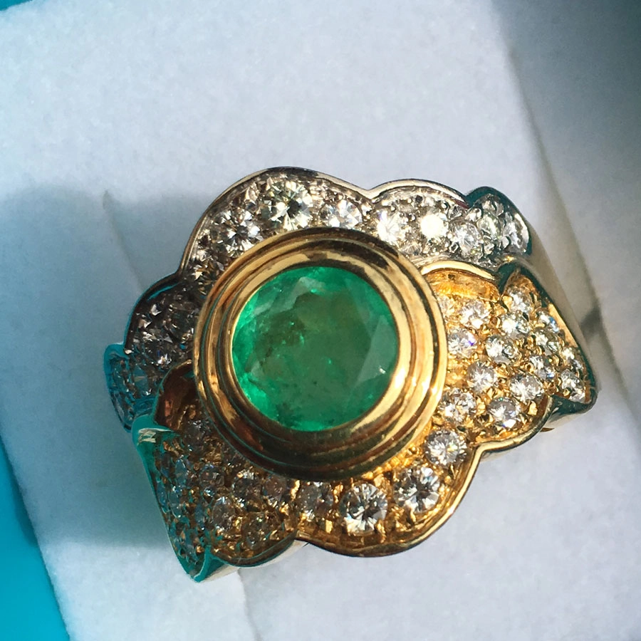 Nobel-Smaragd-Brillant-Ring.750er-Gelbgold