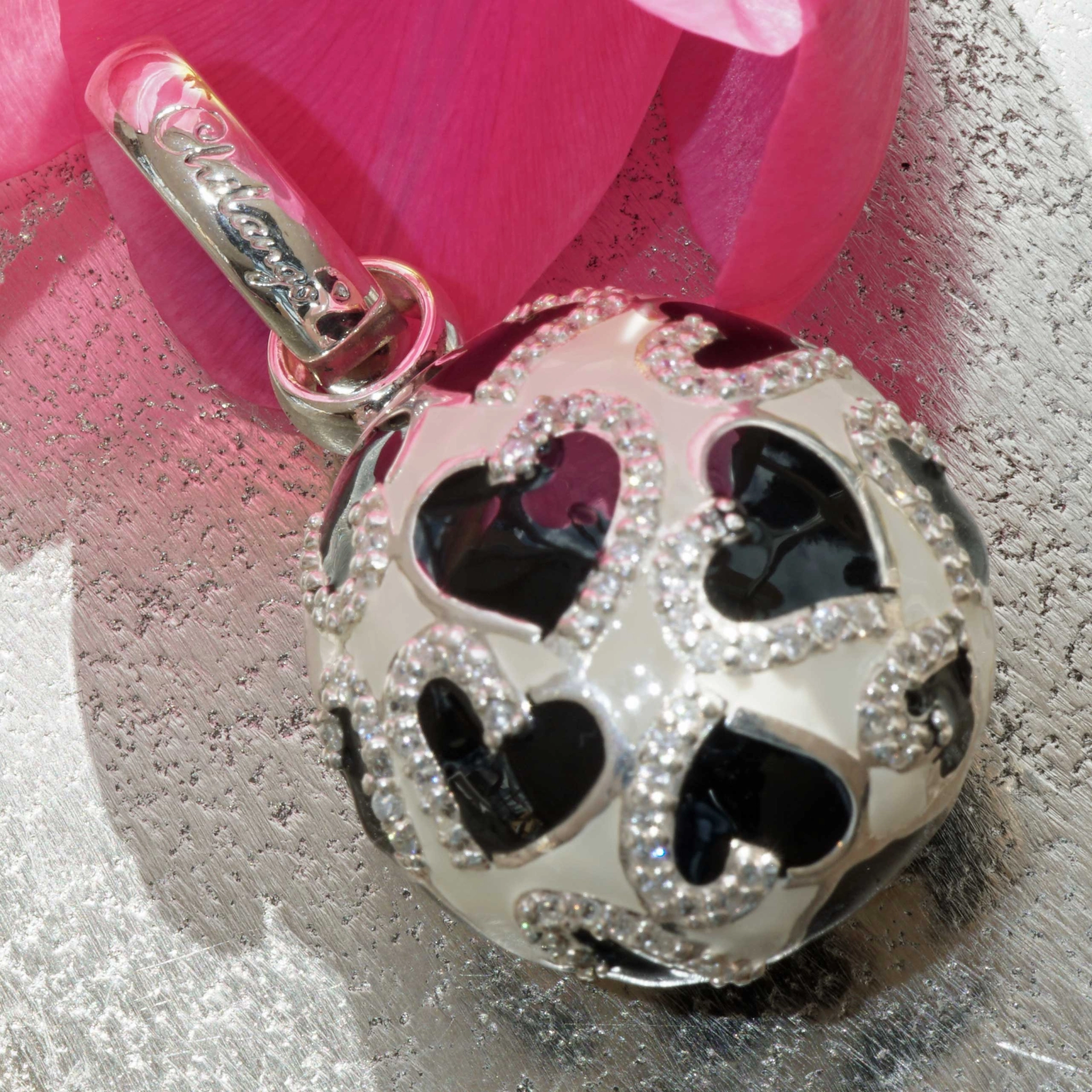 Chilango Pendant Faberge Style Heart Black / White 925 Silver Enamel