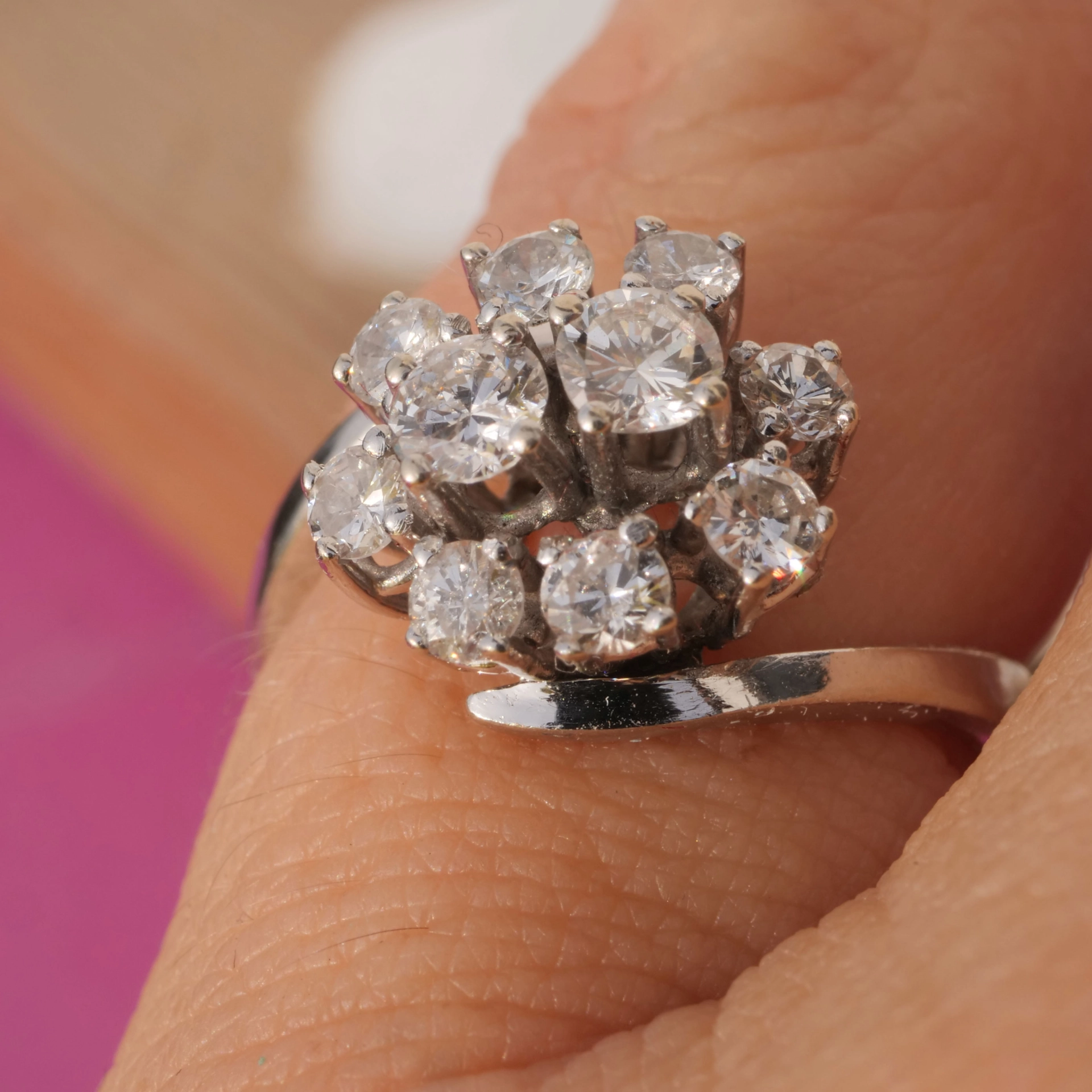 Brilliant Ring 1 ct Diamonds...what a charming Style