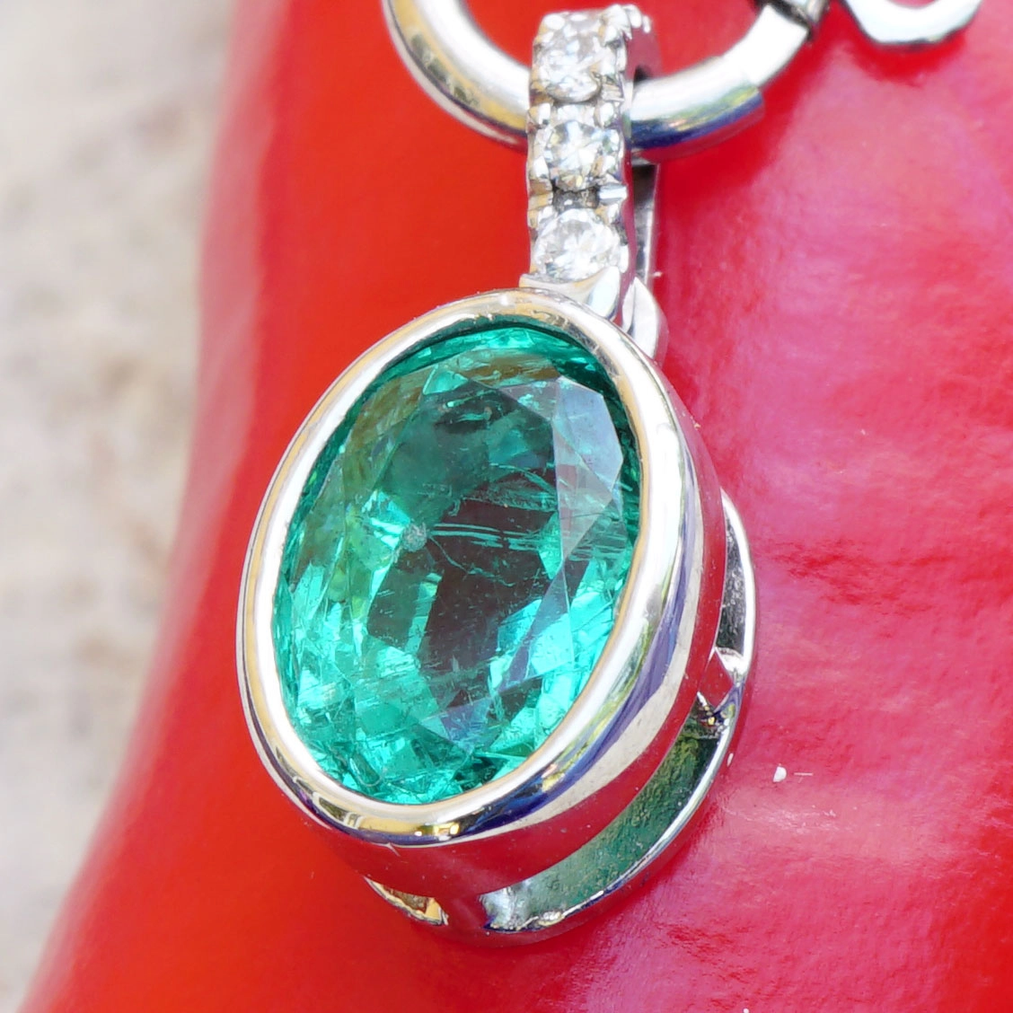 Emerald Pendant Platinium  0.904 ct ..real Colombians are fun