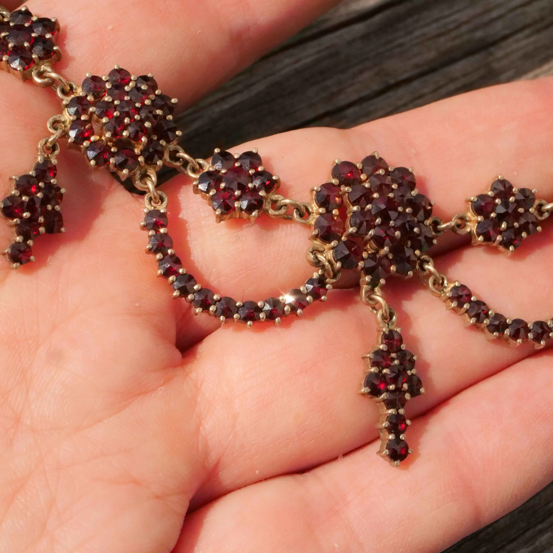 Bohemian Garnet Necklace Silver goldplated....so decorativ