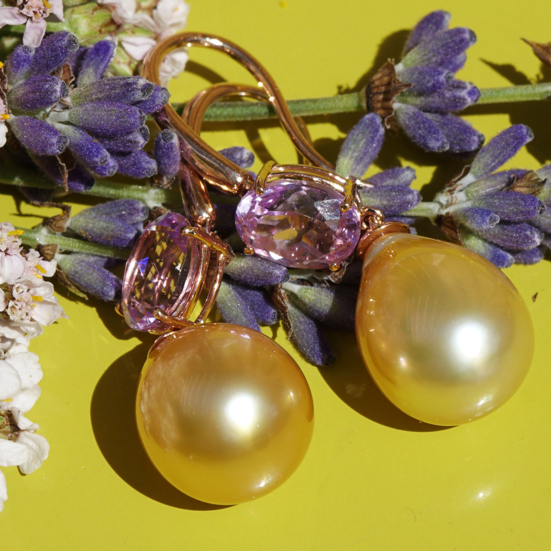 Kunzit Südsee Zuchtperl Ohrhänger AAA Lüster top 750er Rosegold ... es weht ein Frühlingsduft