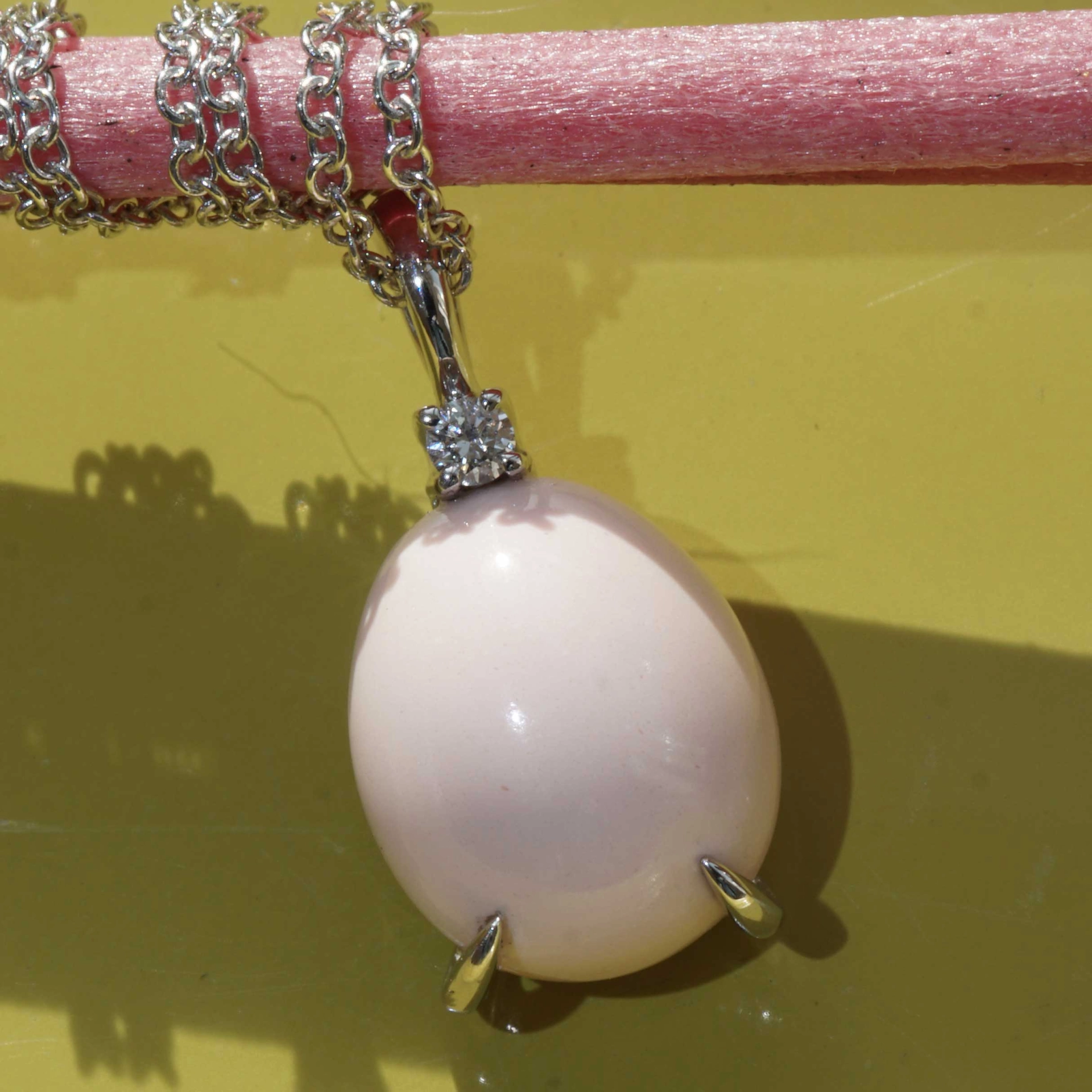 Drop Pendant...soo sweet...with coral and Diamond...made in Italy
