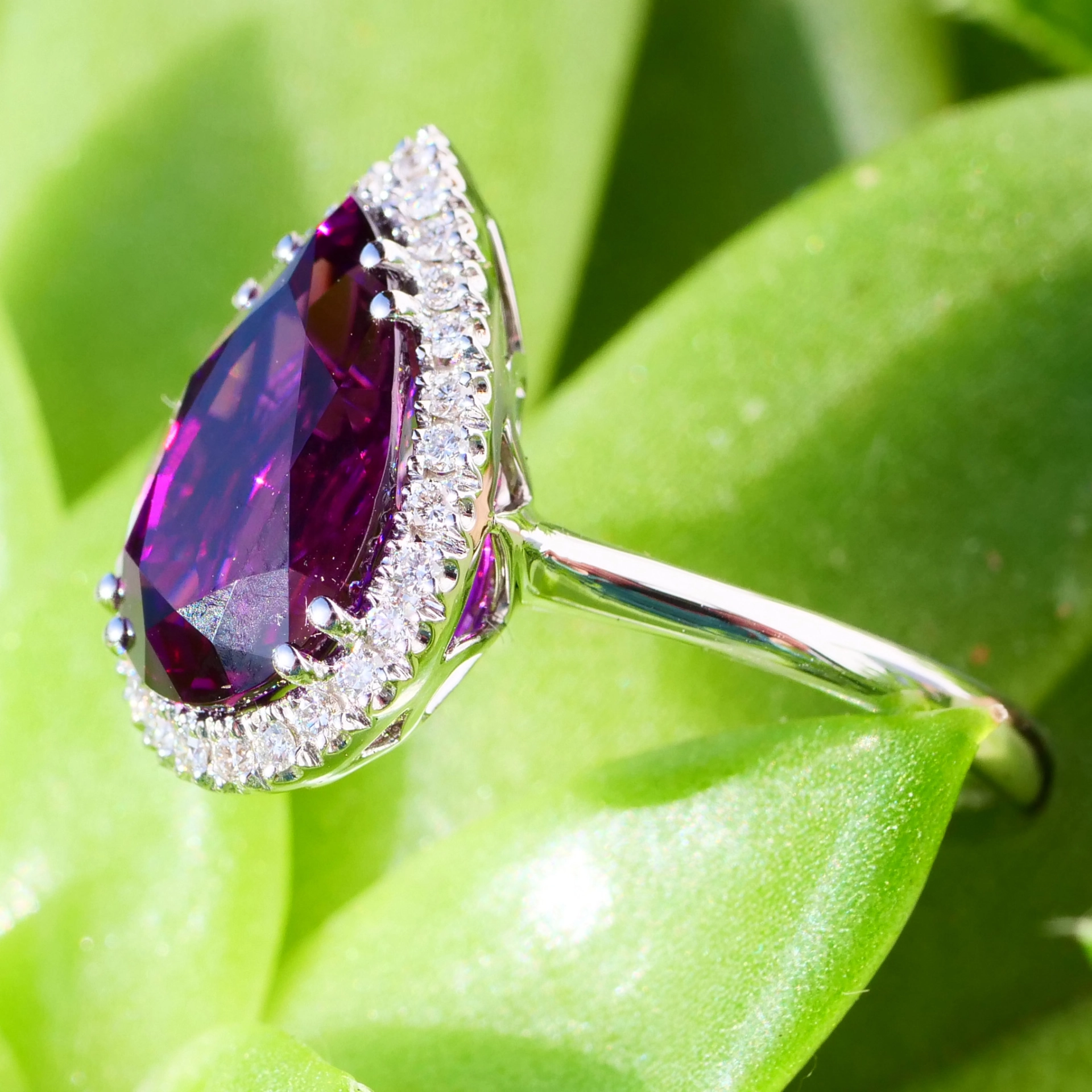 Rhodolite diamond ring 750 white gold, 4.74 ct, Mozambique AAA+ couldn't be better ...
