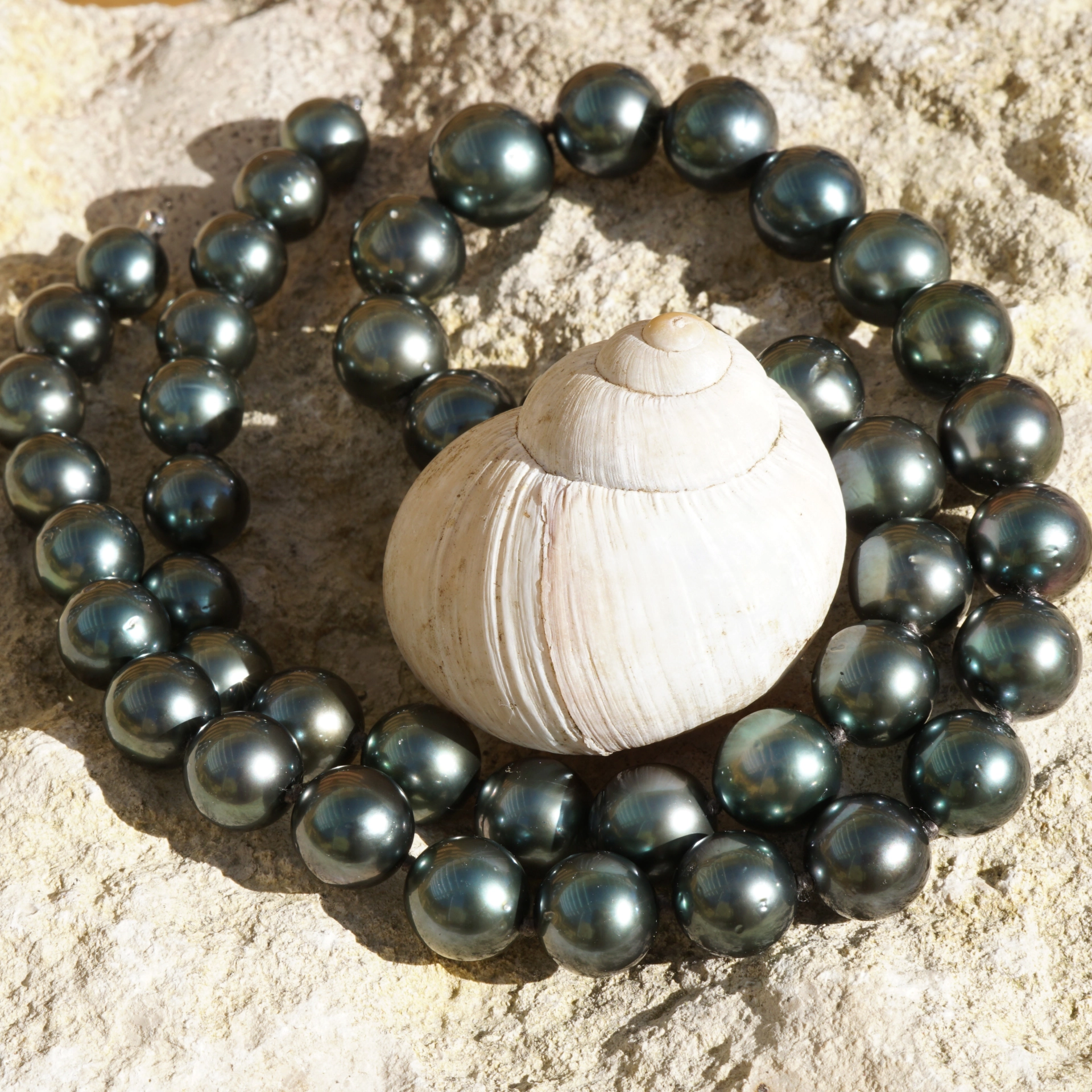 Tahiti Zuchtperl Collier 10,8-8 mm AAA+ schwarz toller Lüster toller Preis