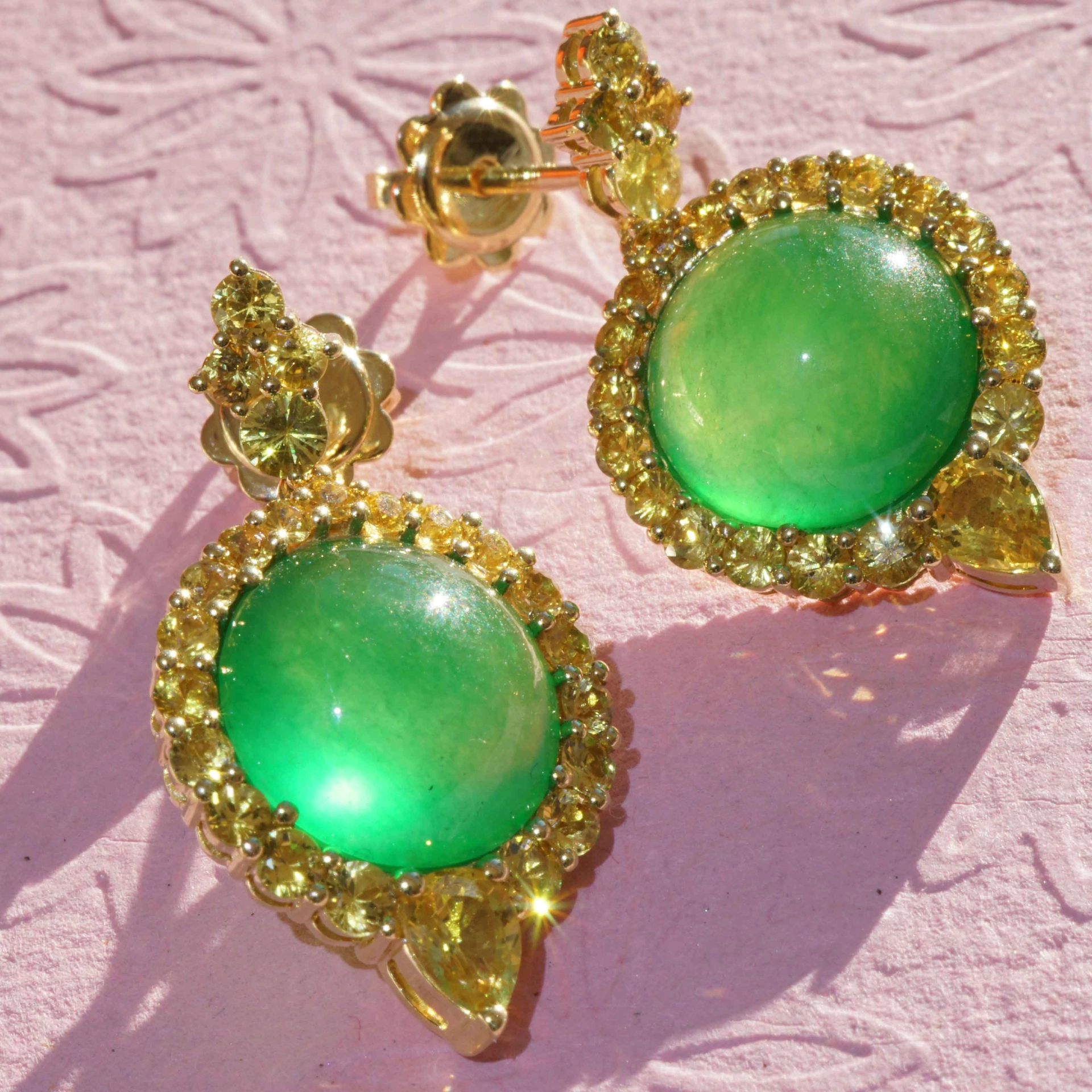 Imperial emeraldgreen Burma Jade Saphire Earrings 18 kt Rosegold...magical Radiance
