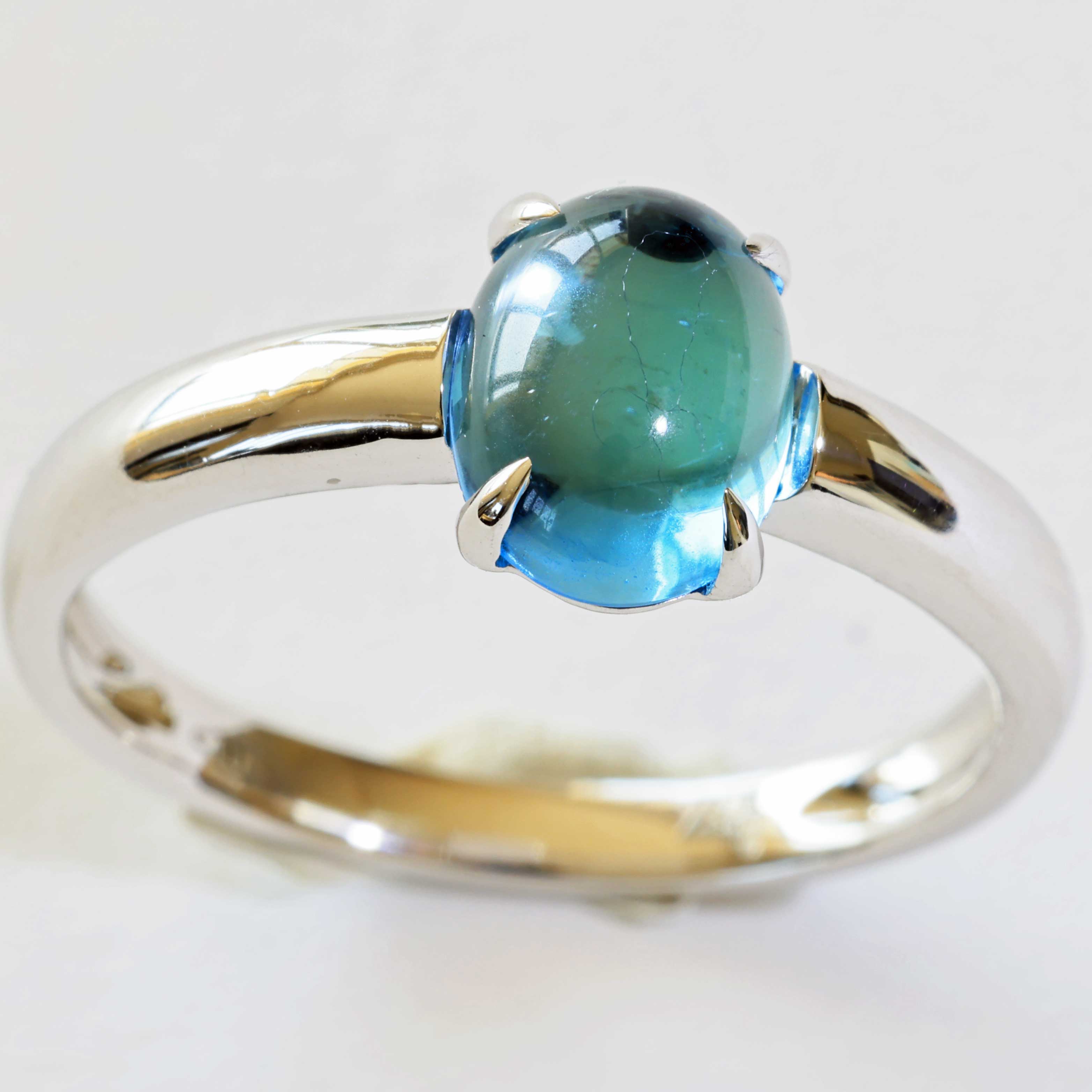 Blue Topaz Ring 750 White Gold Ocean Blue.... sweet Temptation... made in Italy... high-quality