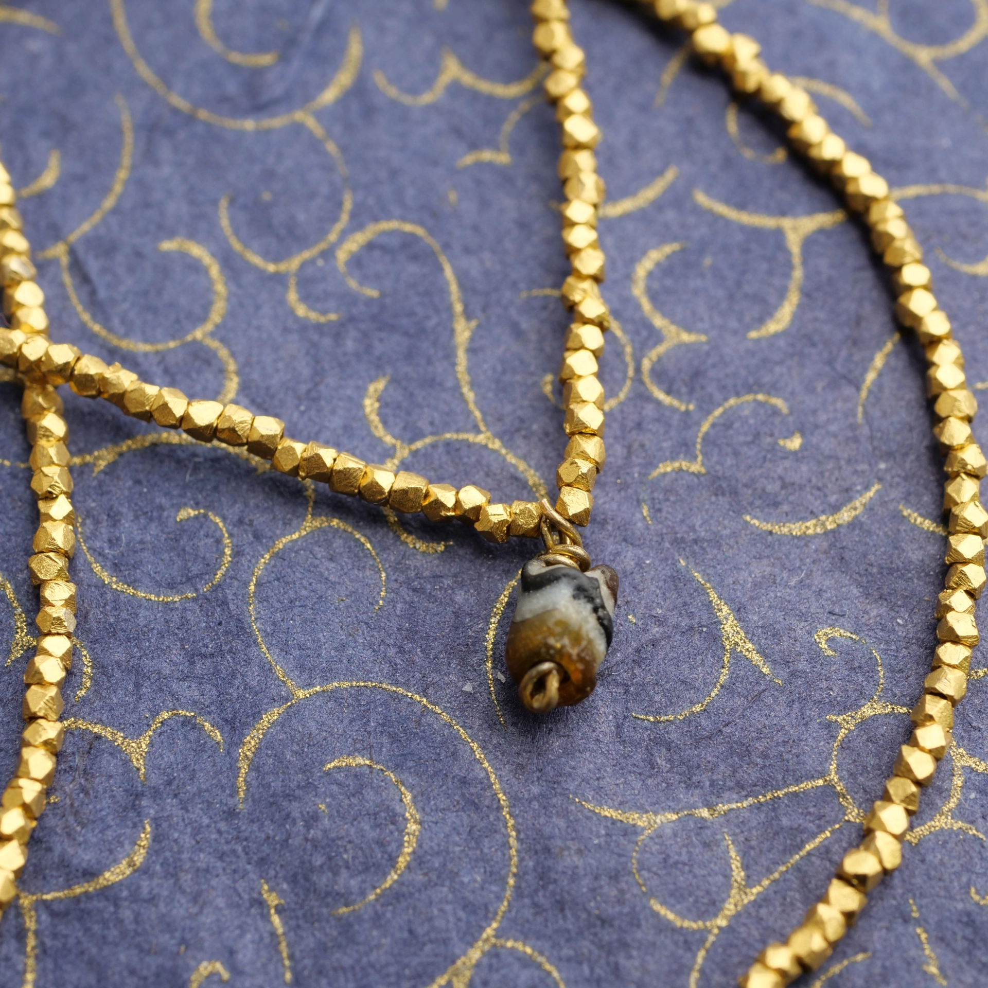 necklace replica like 2000 years ago 900 fine gold 43 cm with antique glas pendant
