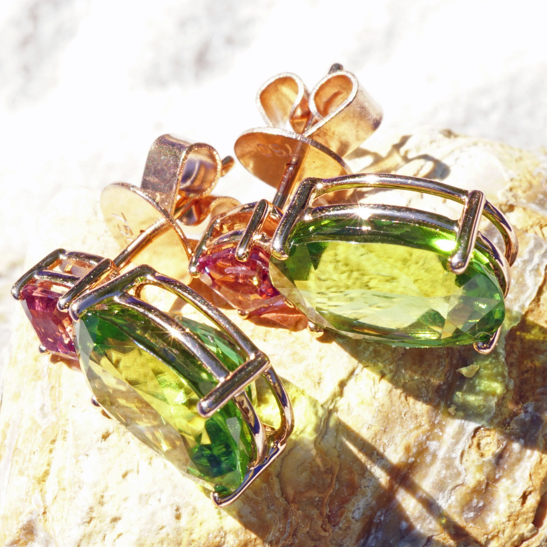 Spinel Peridot Earsticks 18 Rosegold from Burma and Afghanistan...great Color