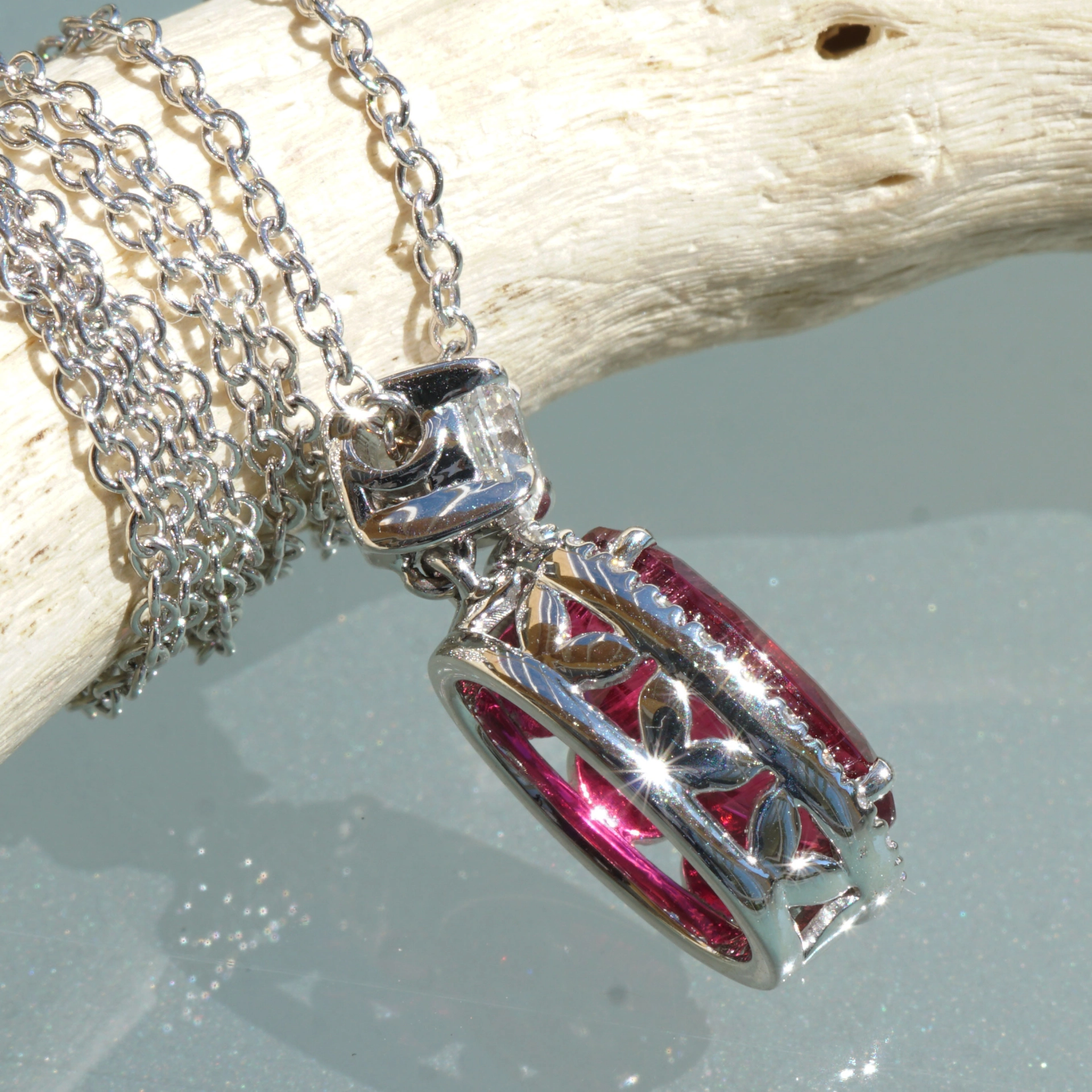 Rubelith Brilliant Pendant with Chain 750 White Gold from traditional goldsmiths...magnificently beautiful