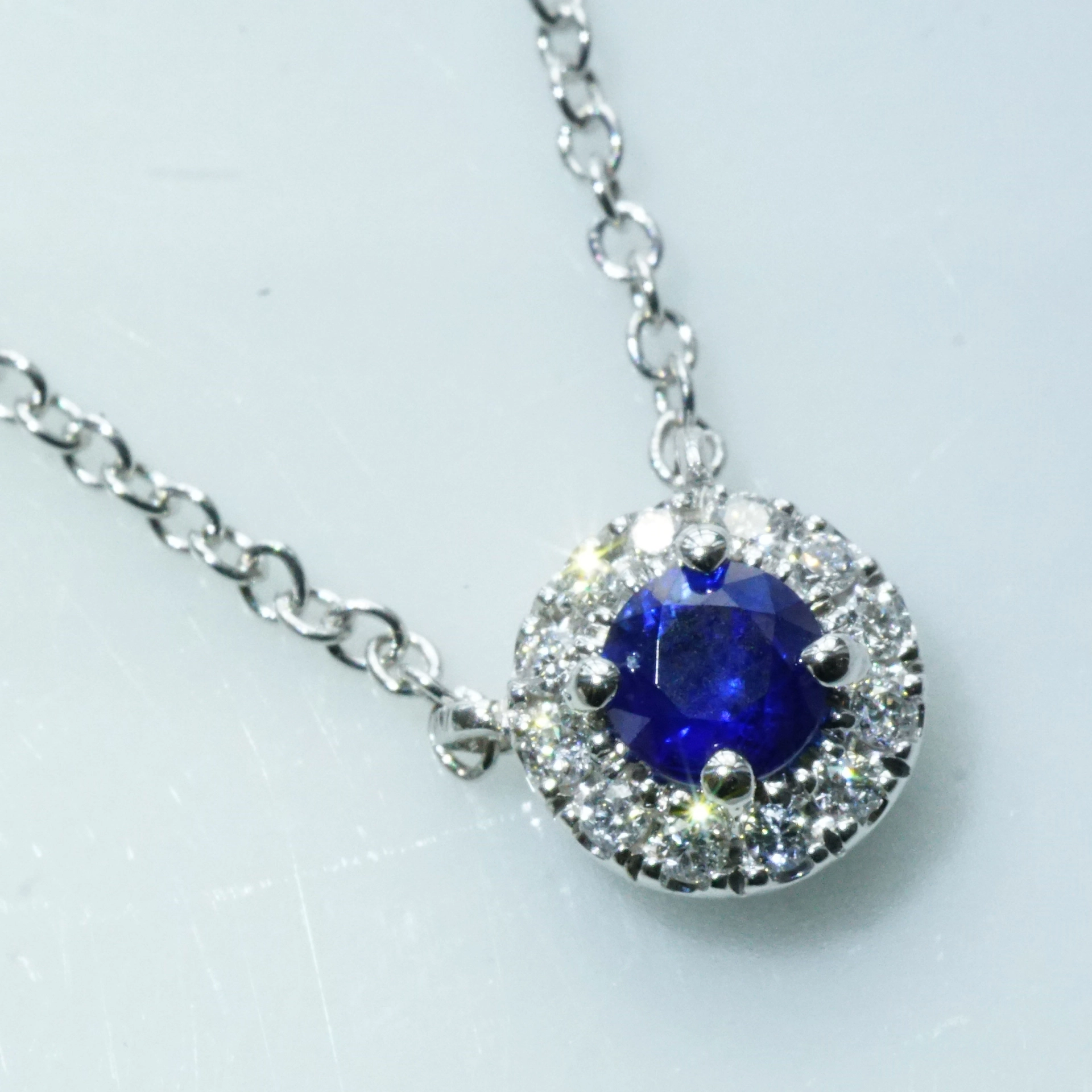 Saphire Brilliant Necklace 18 kt White Gold...the sweetest Petit Necklace