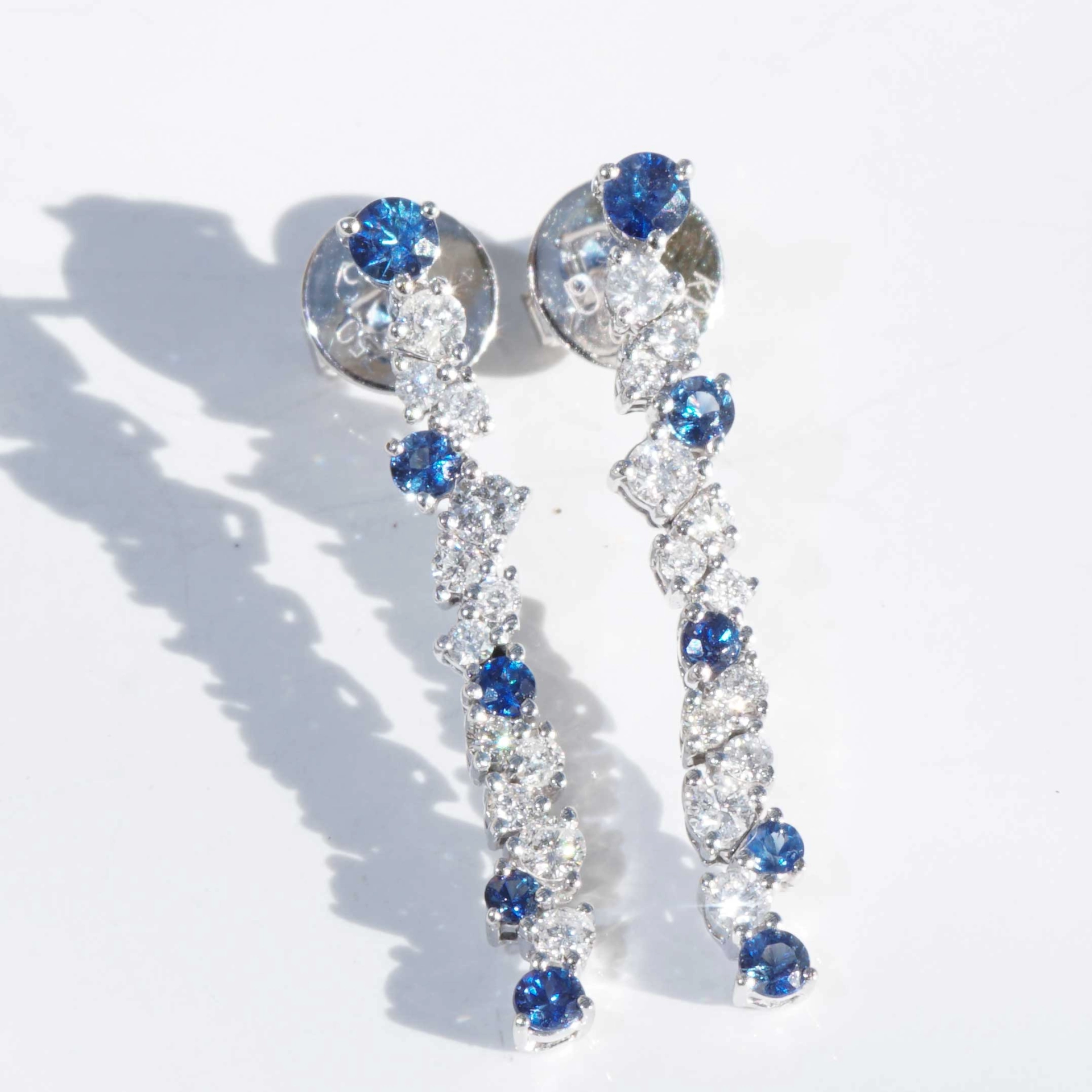 Saphire Brilliant Earrings 18 kt White Gold...for a glorious Appearance